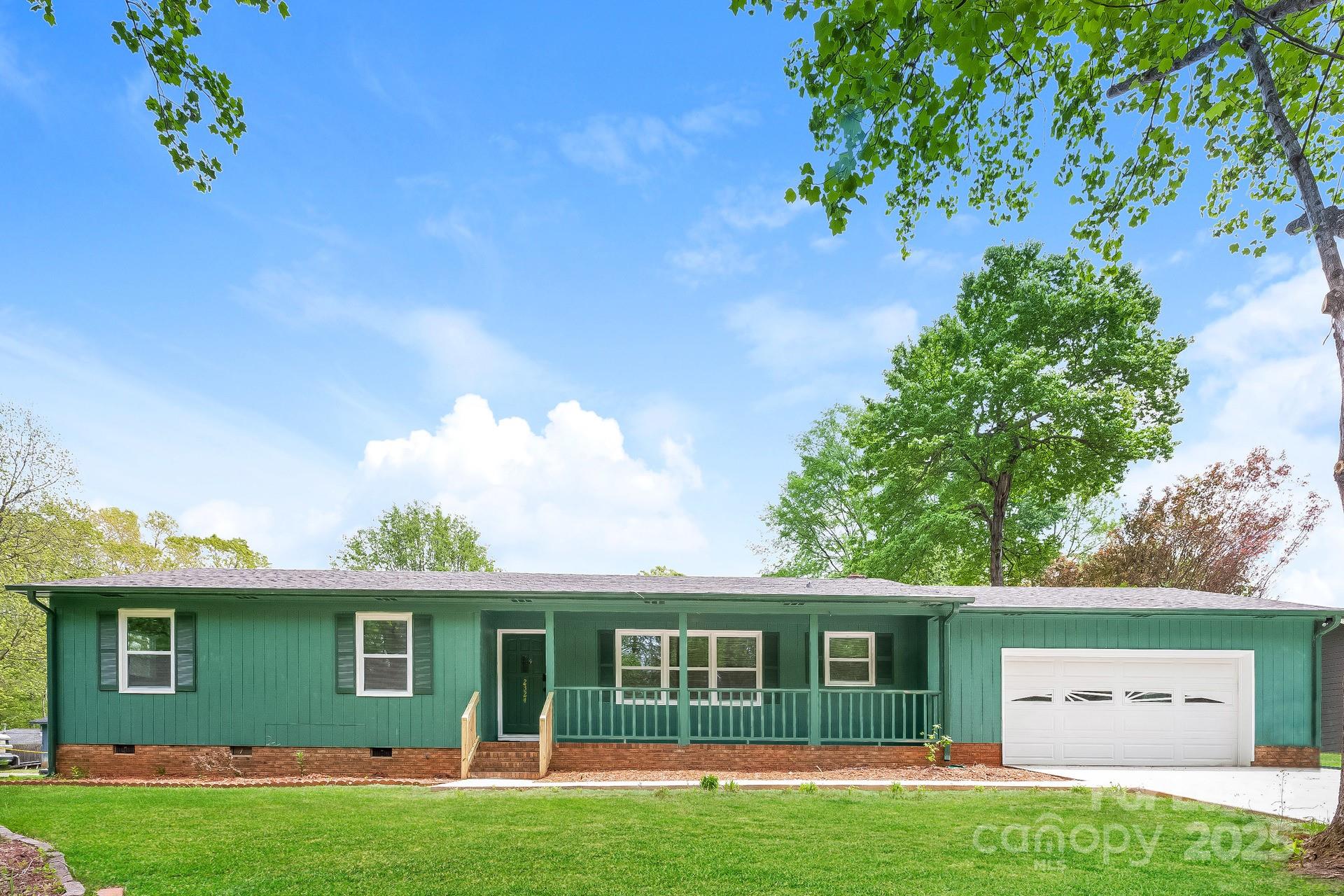 Photo of 2324 Pineforest Drive, Gastonia, NC 28056