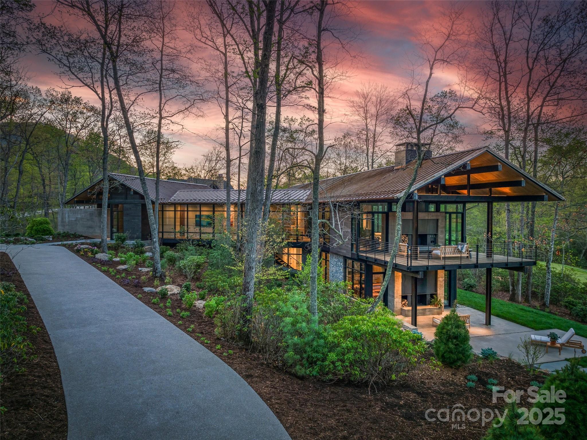 Photo of 374 Walnut Valley Parkway, Arden, NC 28704