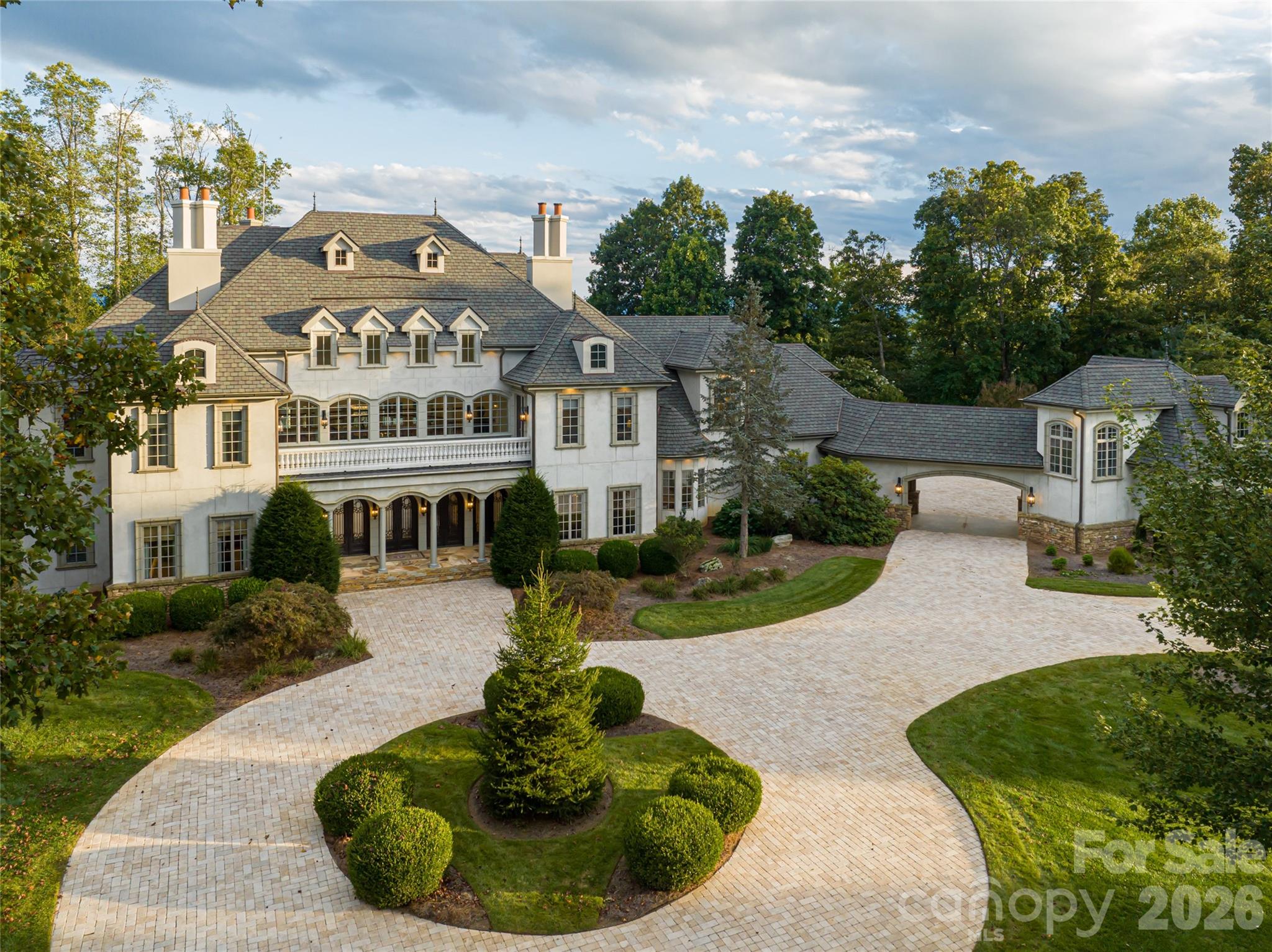 Photo of 316 S Braeside Court, Asheville, NC 28803