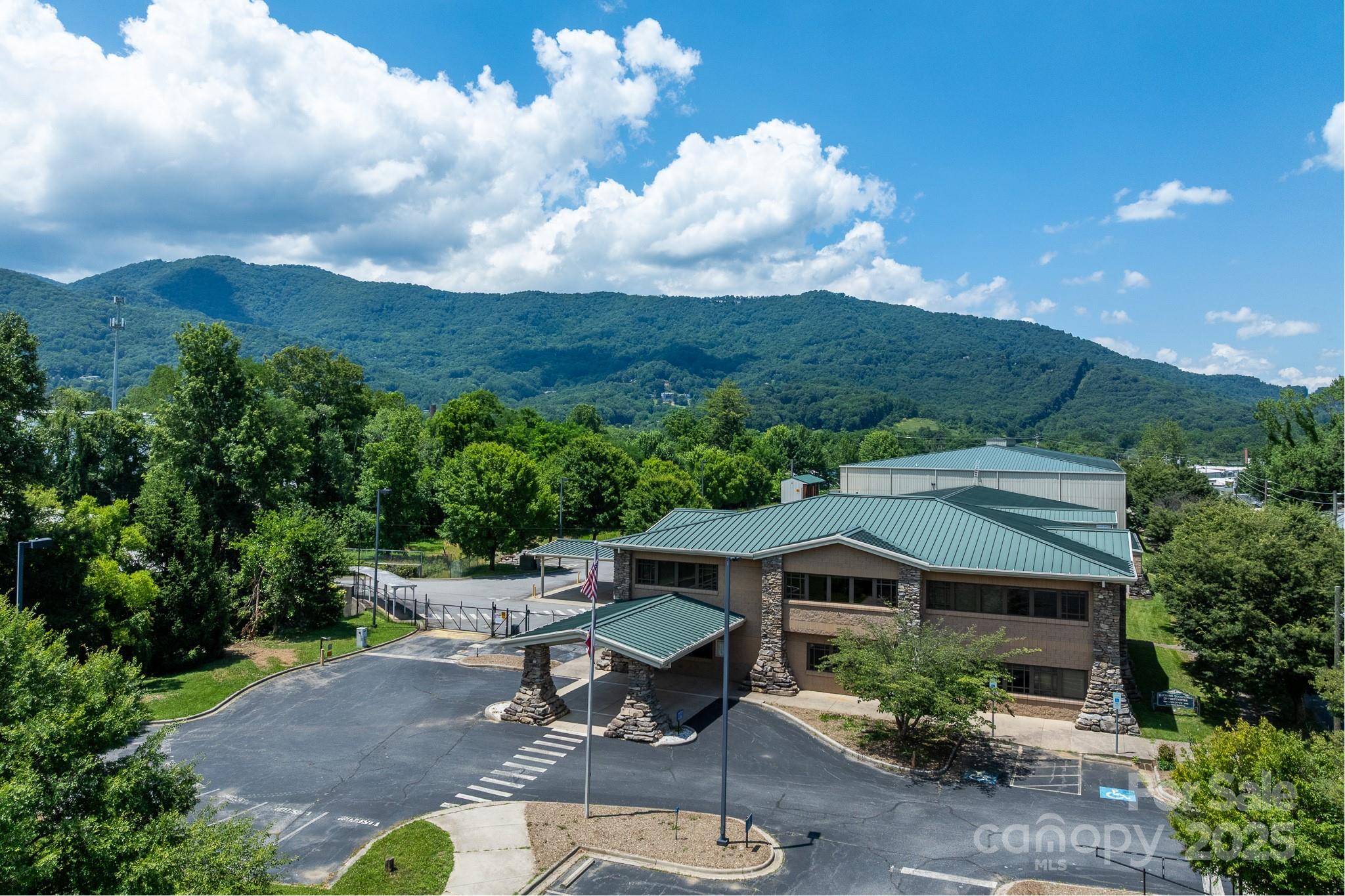 Photo of 172 Riverbend Street, Waynesville, NC 28786