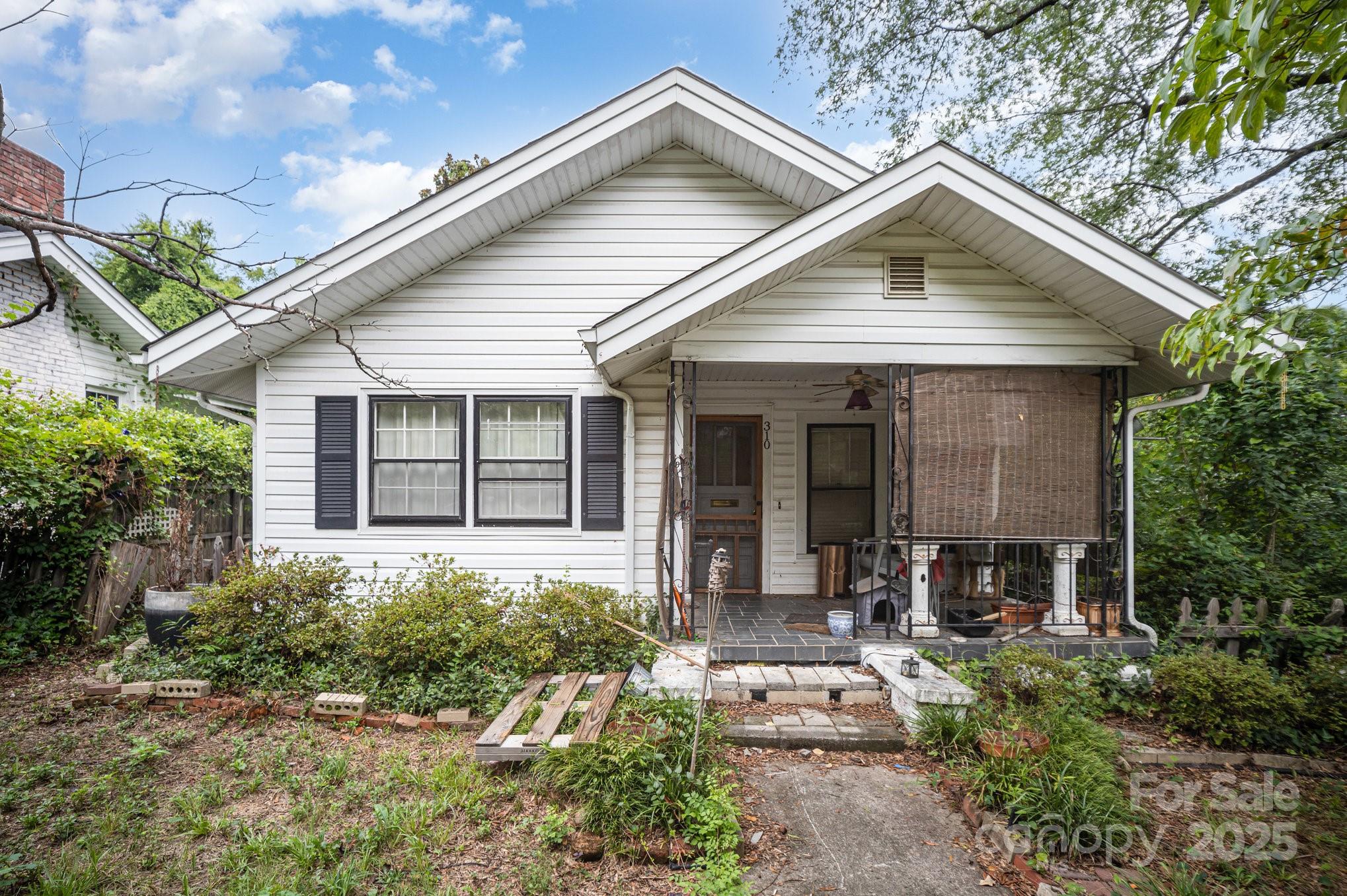 Photo of 310 E 3rd Avenue, Gastonia, NC 28054