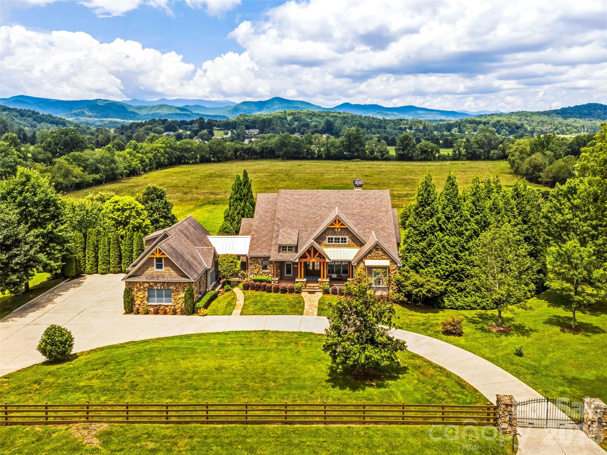 Photo of 280 Walnut Hollow Road, Brevard, NC 28712
