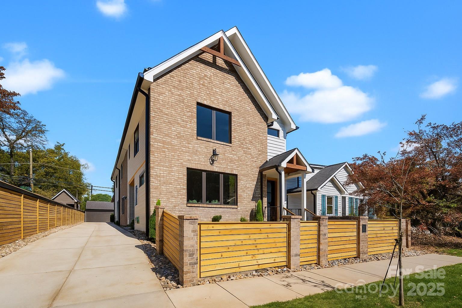 Photo of 2117 LOMBARDY Circle, Charlotte, NC 28203