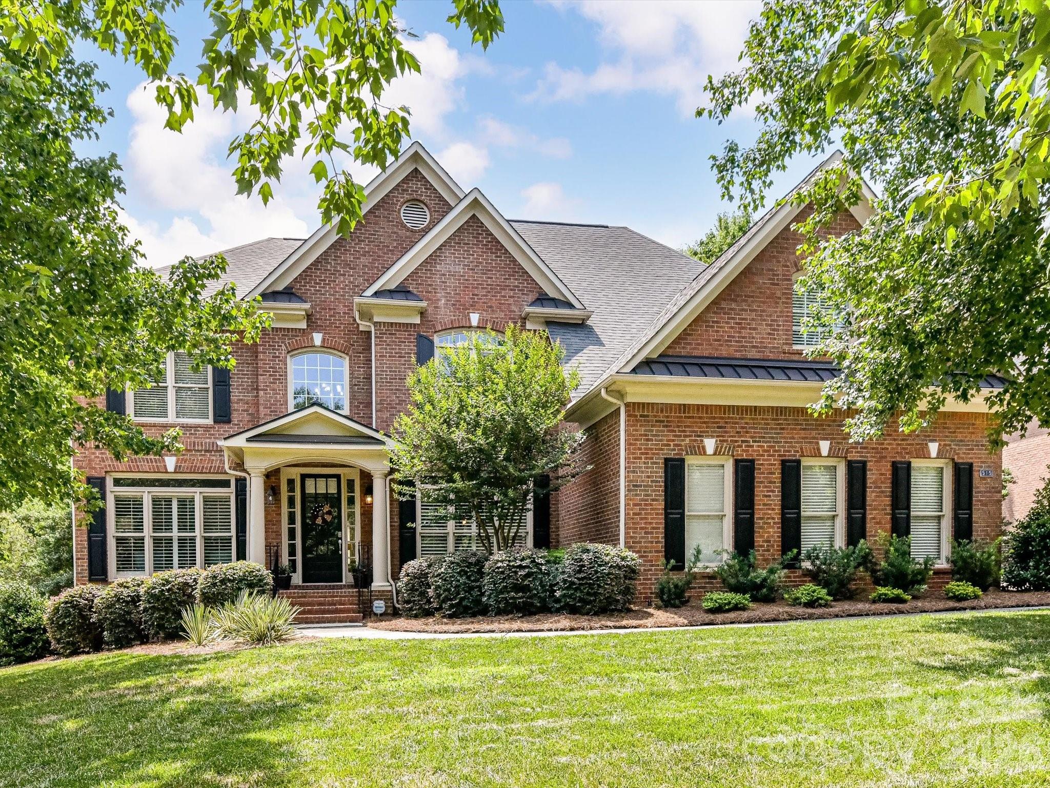 Photo of 515 Three Greens Drive, Huntersville, NC 28078