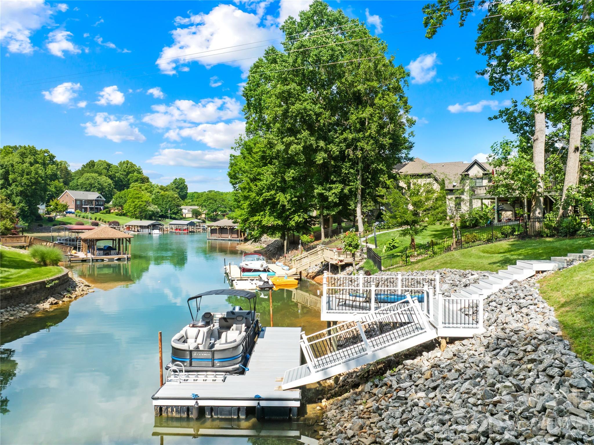 Photo of 2474 Green Point Lane, Denver, NC 28037