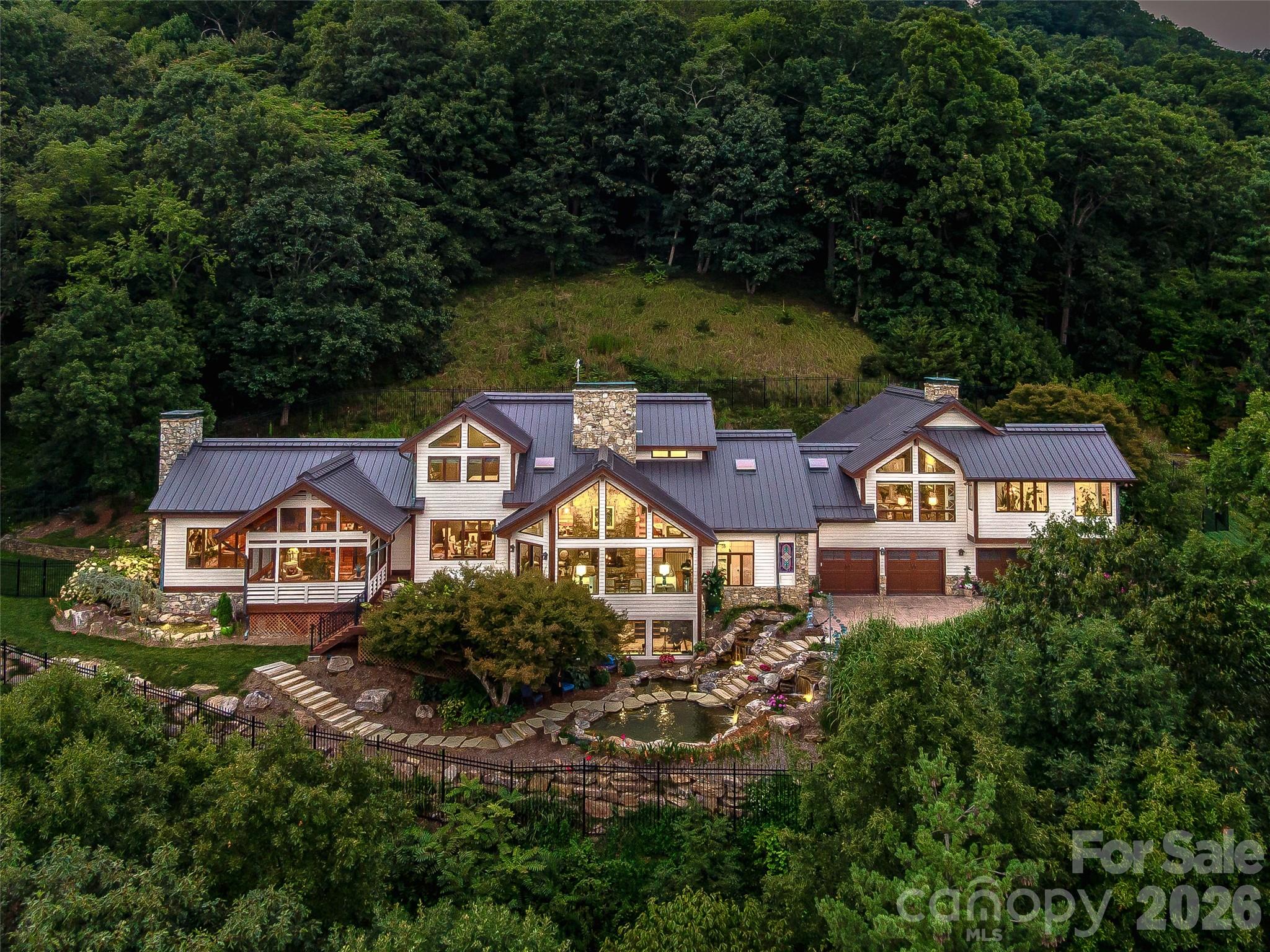 Photo of 10 Beaverbrook Court, Asheville, NC 28804