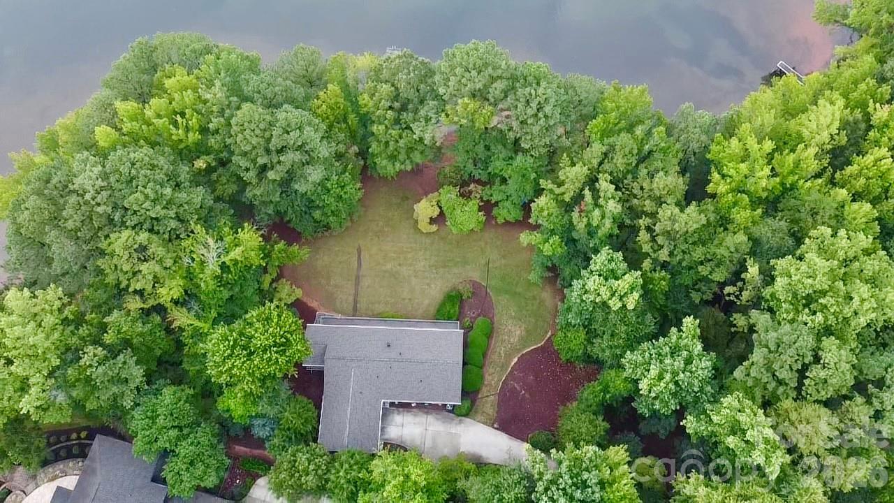 Photo of 16231 Weatherly Way, Huntersville, NC 28078