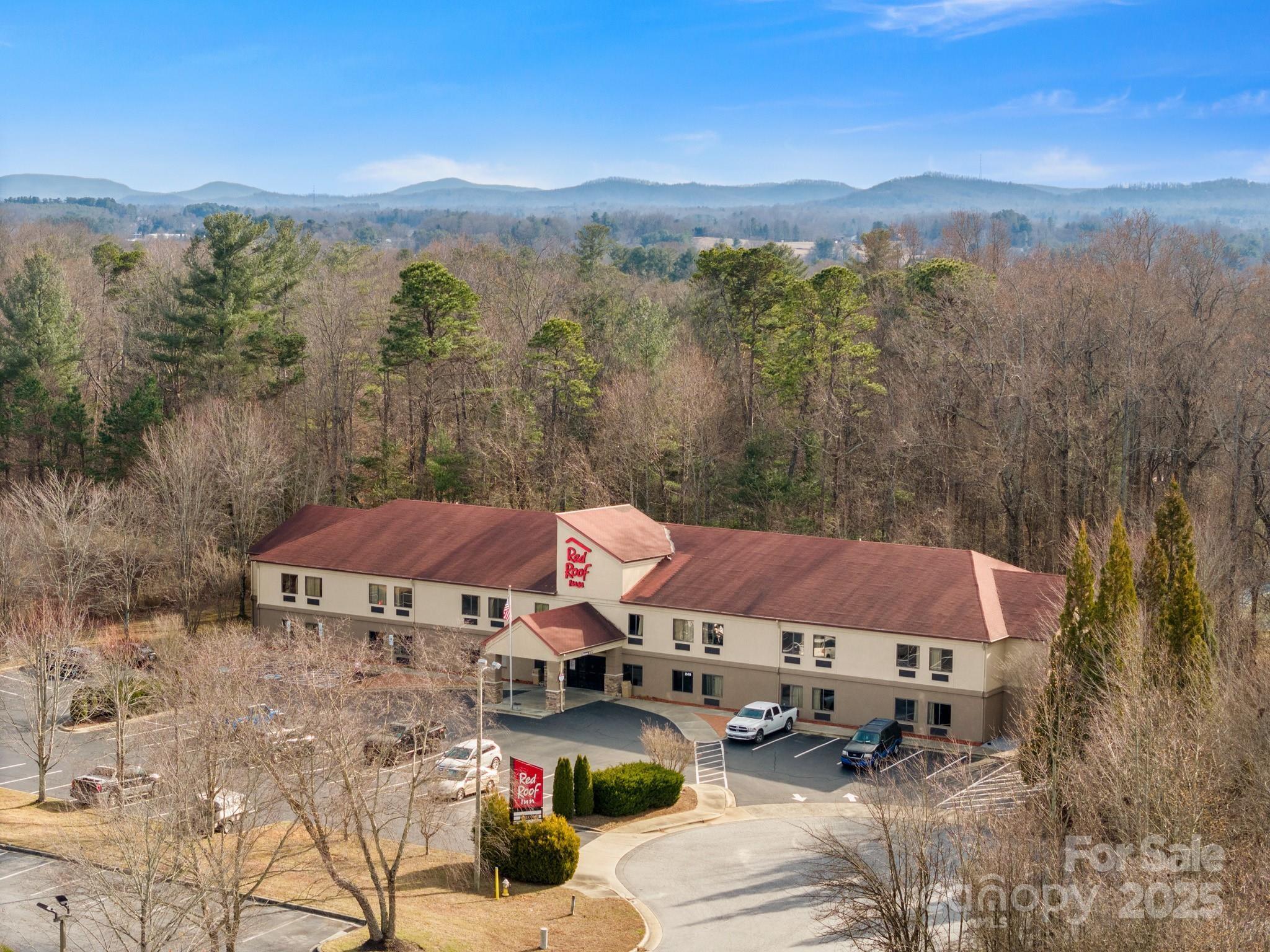 Photo of 240 Mitchelle Drive, Hendersonville, NC 28792