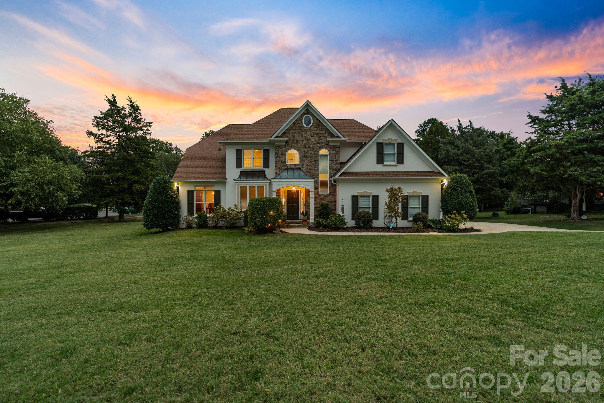 Photo of 21216 Norman Shores Drive, Cornelius, NC 28031