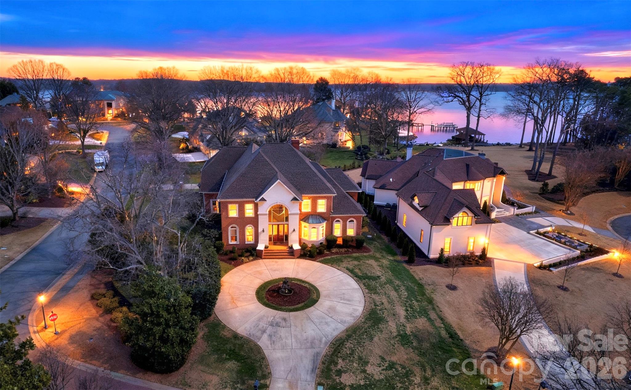 Photo of 18326 Bowsprit Pointe Road, Cornelius, NC 28031