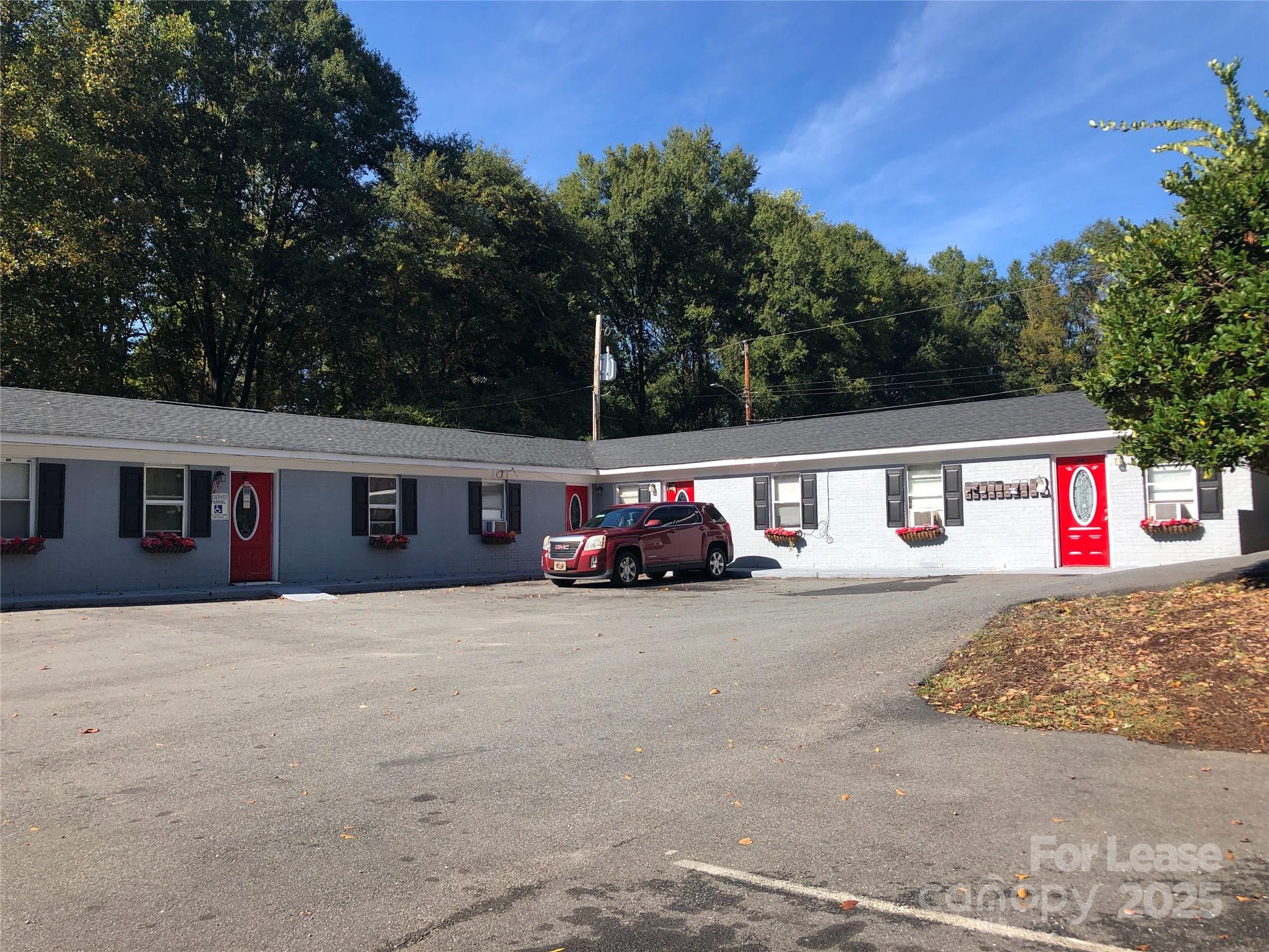 Photo of 1033 Cleveland Avenue, Gastonia, NC 28052