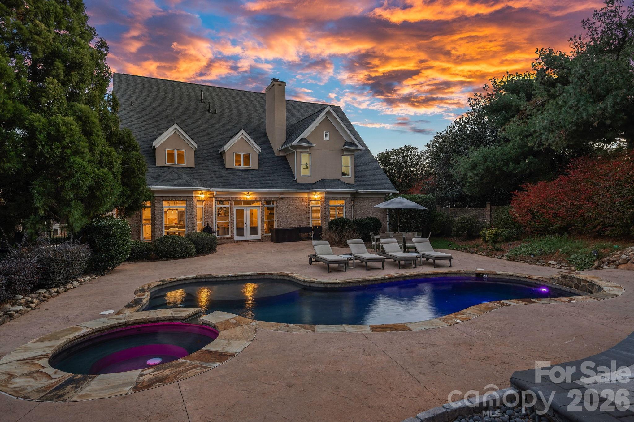 Photo of 18823 Peninsula Cove Lane, Cornelius, NC 28031