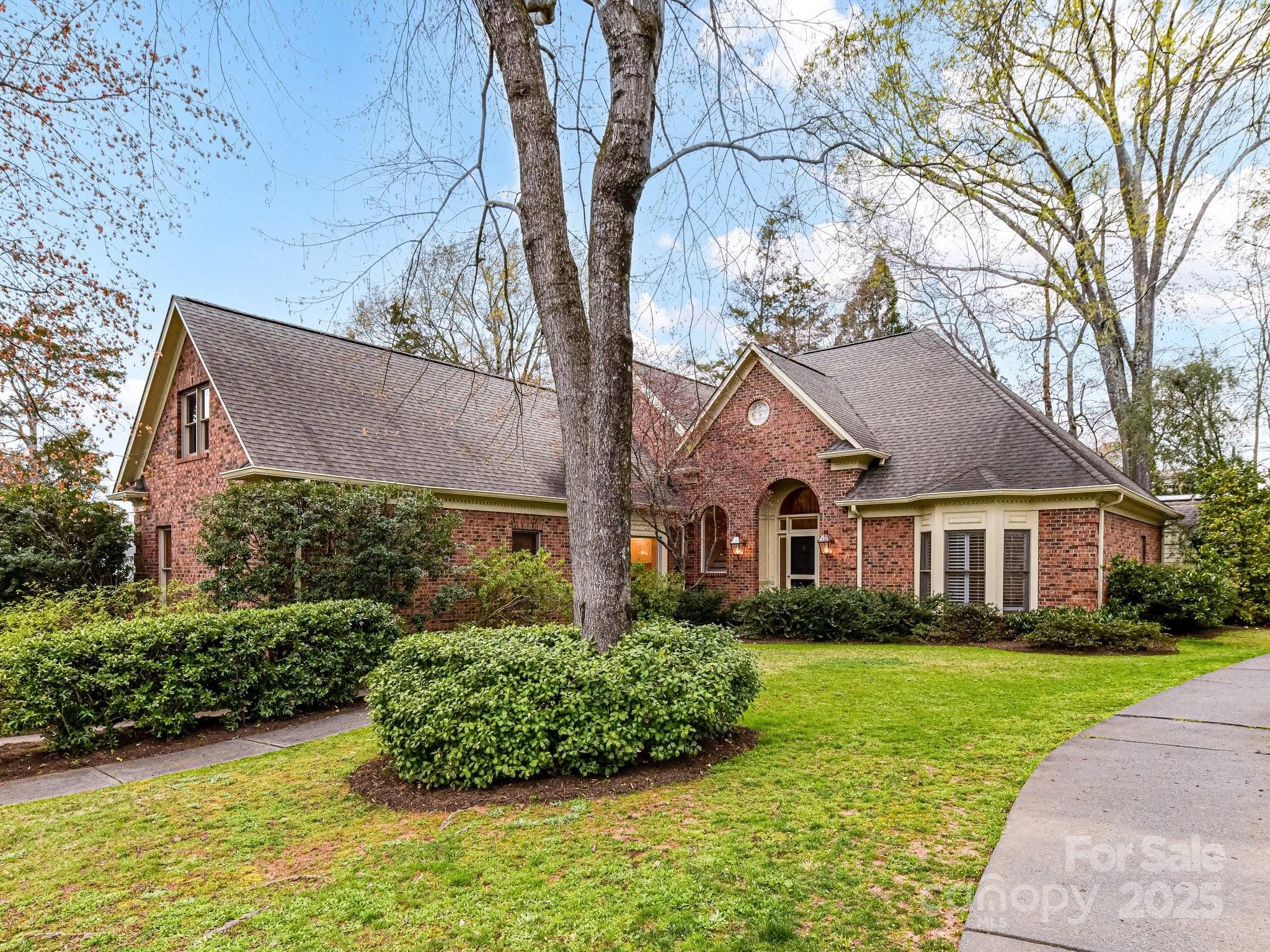 Photo of 2411 Calais Place, Charlotte, NC 28211