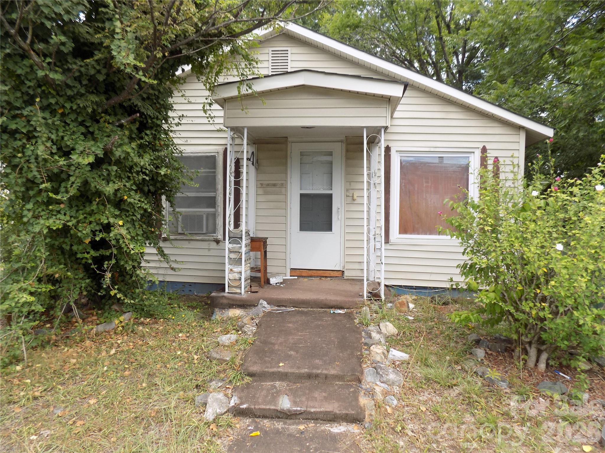 Photo of 604 W Harrison Avenue, Gastonia, NC 28052