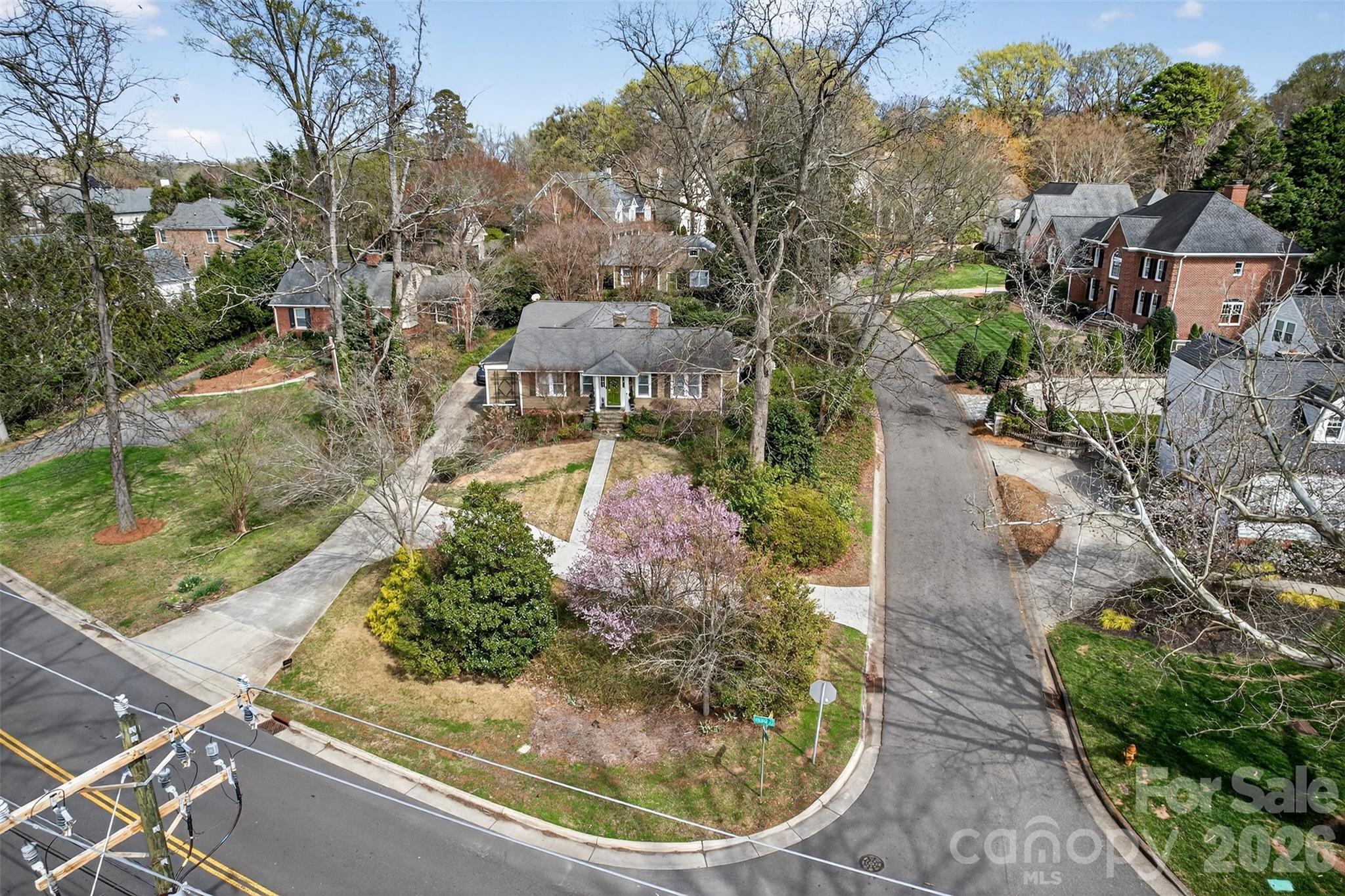 Photo of 2527 Sharon Road, Charlotte, NC 28211