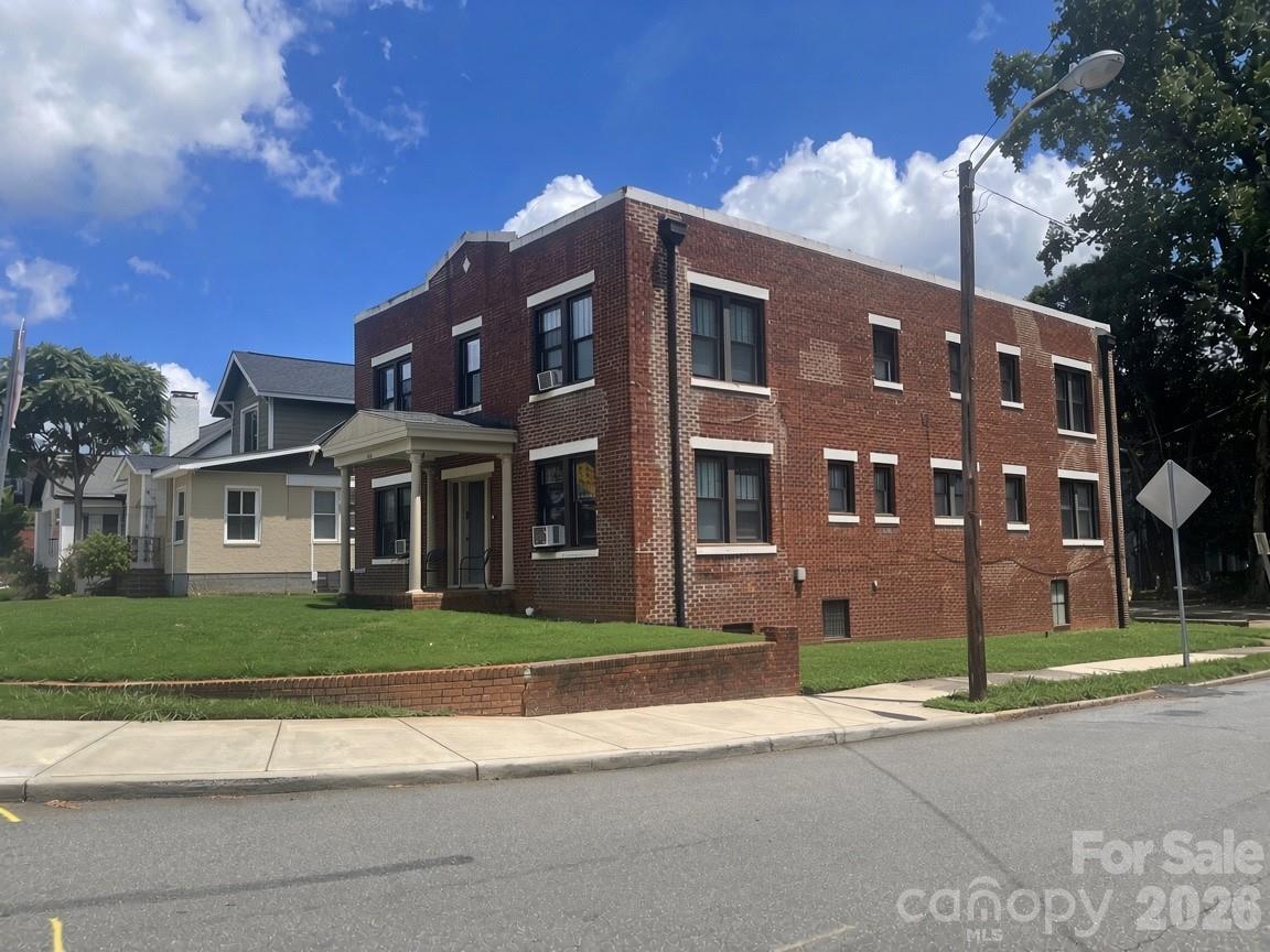 Photo of 600 Hawthorne Lane, Charlotte, NC 28204