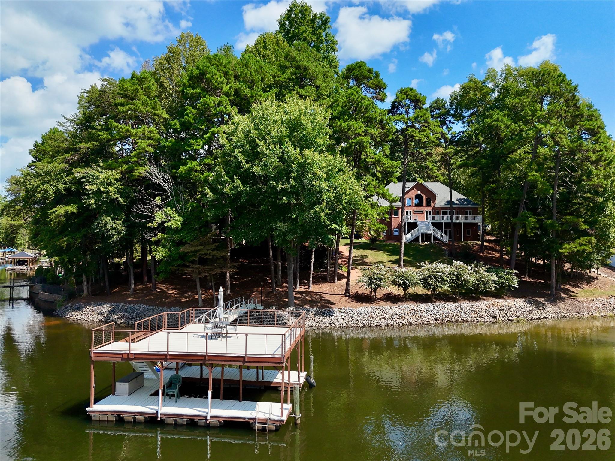 Photo of 140 Holt Lane, Mooresville, NC 28117
