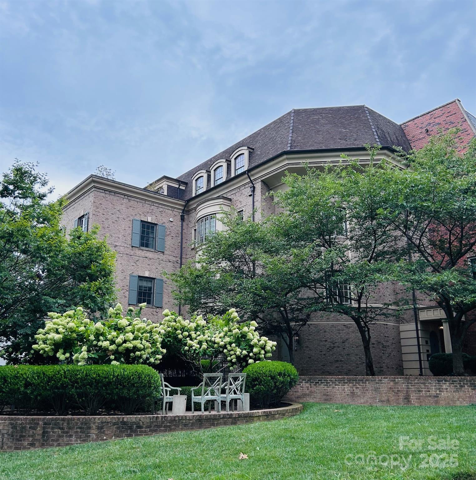 Photo of 168 Cherokee Road, Charlotte, NC 28207