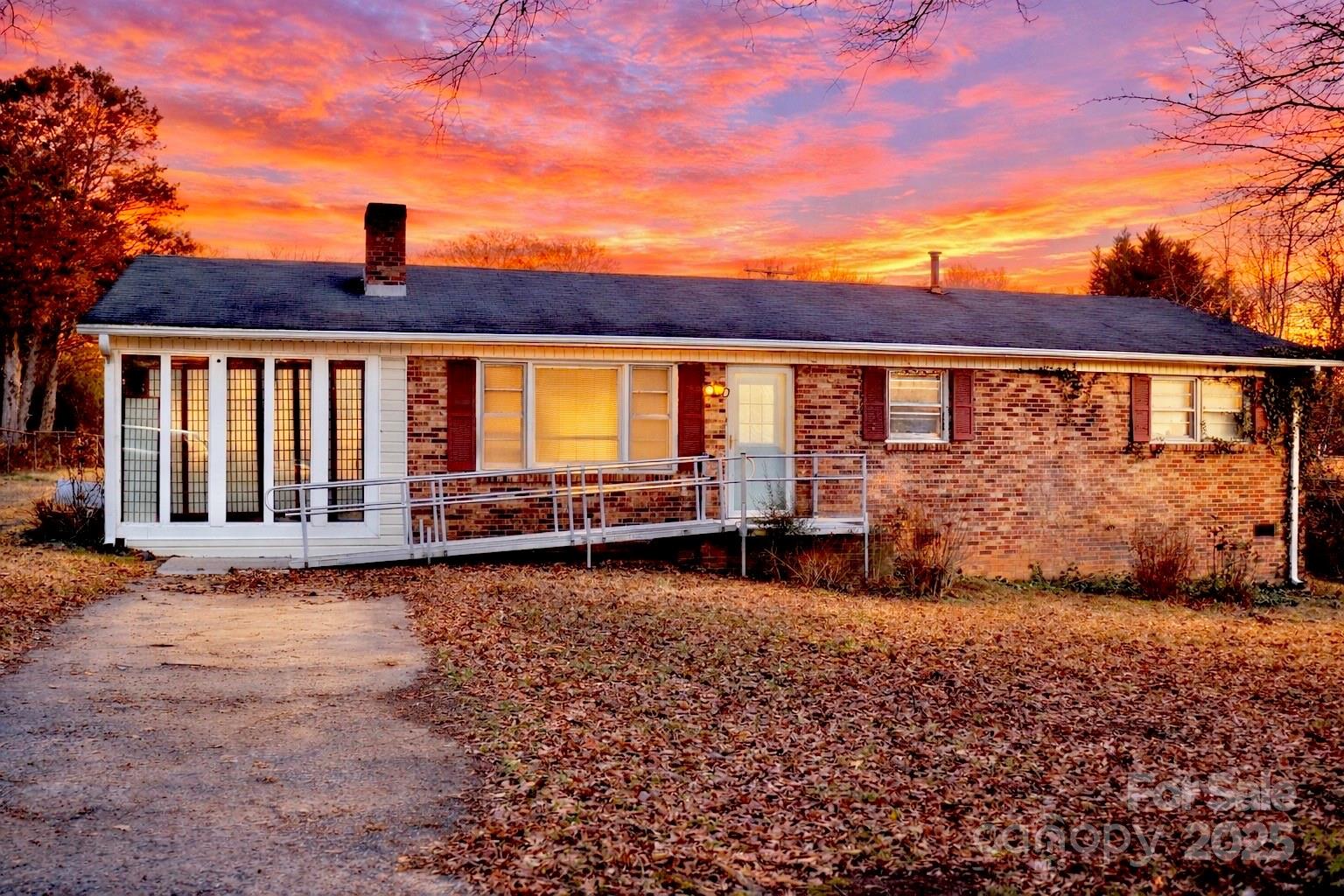 Photo of 1930 Mountain Brook Drive, Gastonia, NC 28052