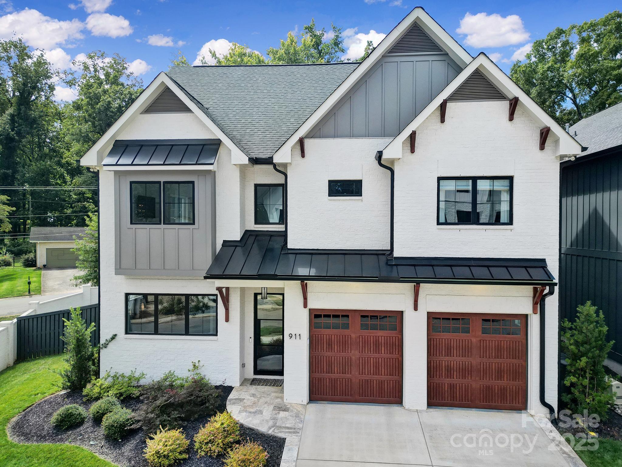 Photo of 911 Laurel Creek Lane, Charlotte, NC 28211