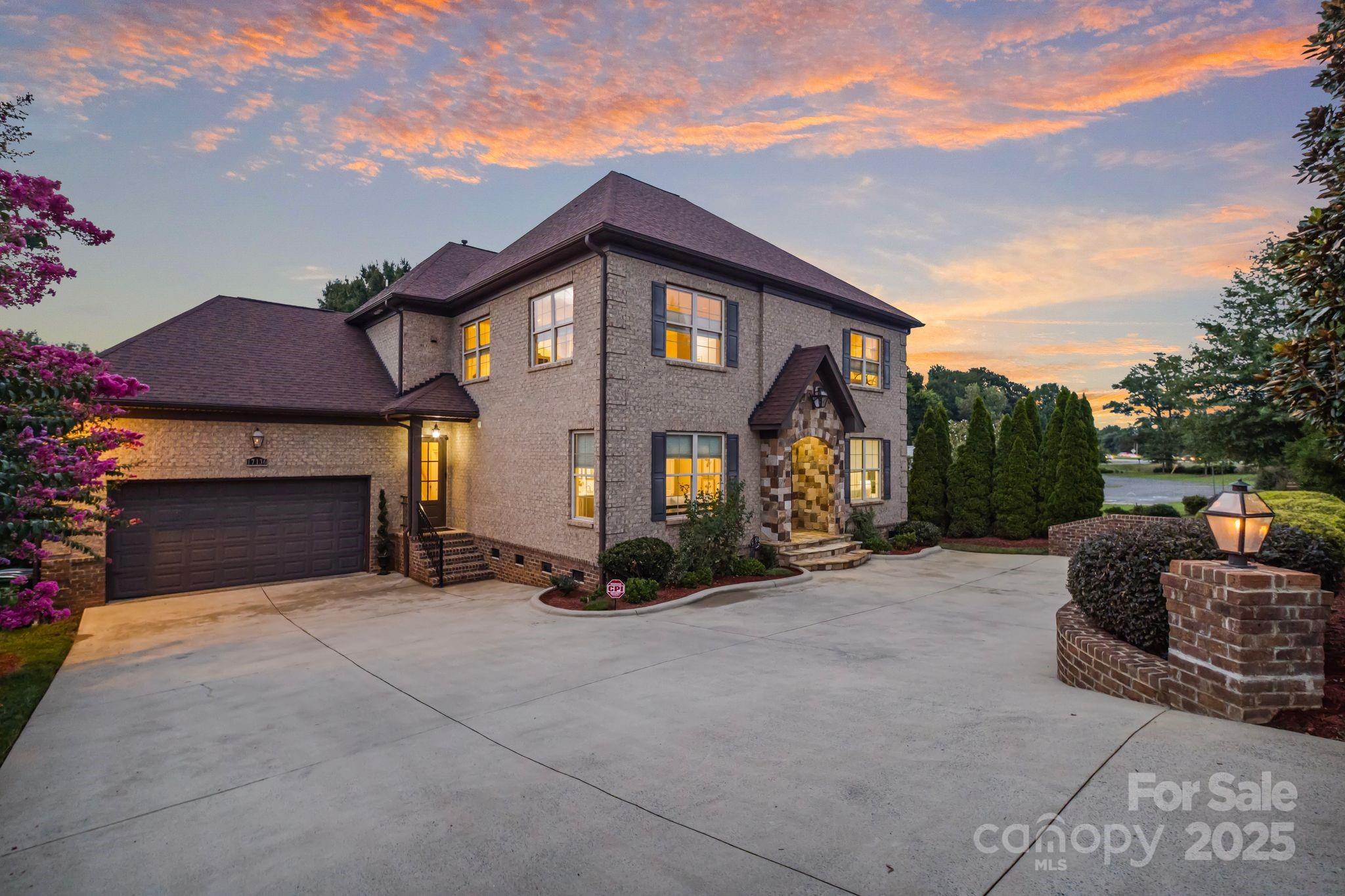 Photo of 17136 Carolina Academy Road, Charlotte, NC 28277