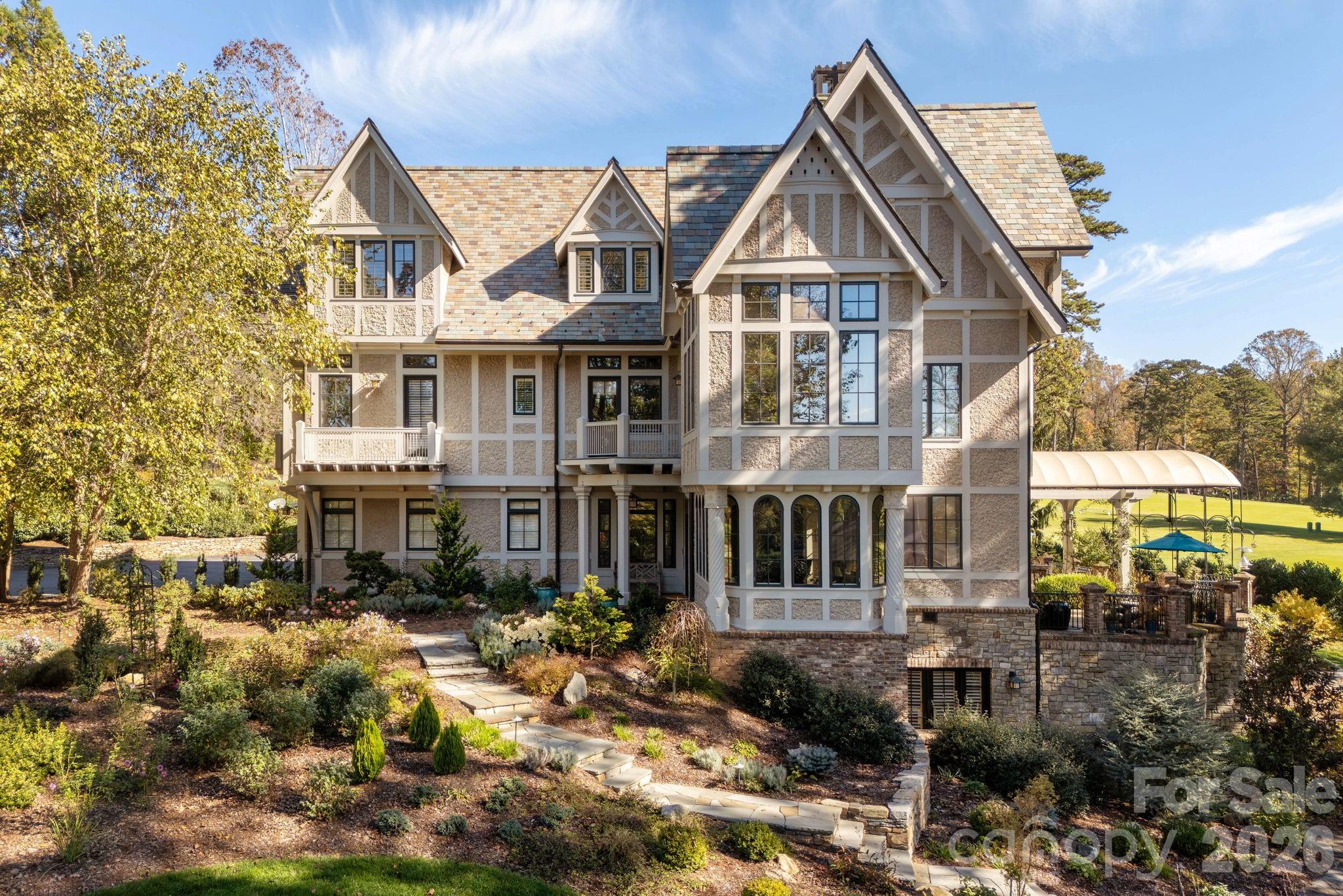 Photo of 8 Fairway Place, Asheville, NC 28803