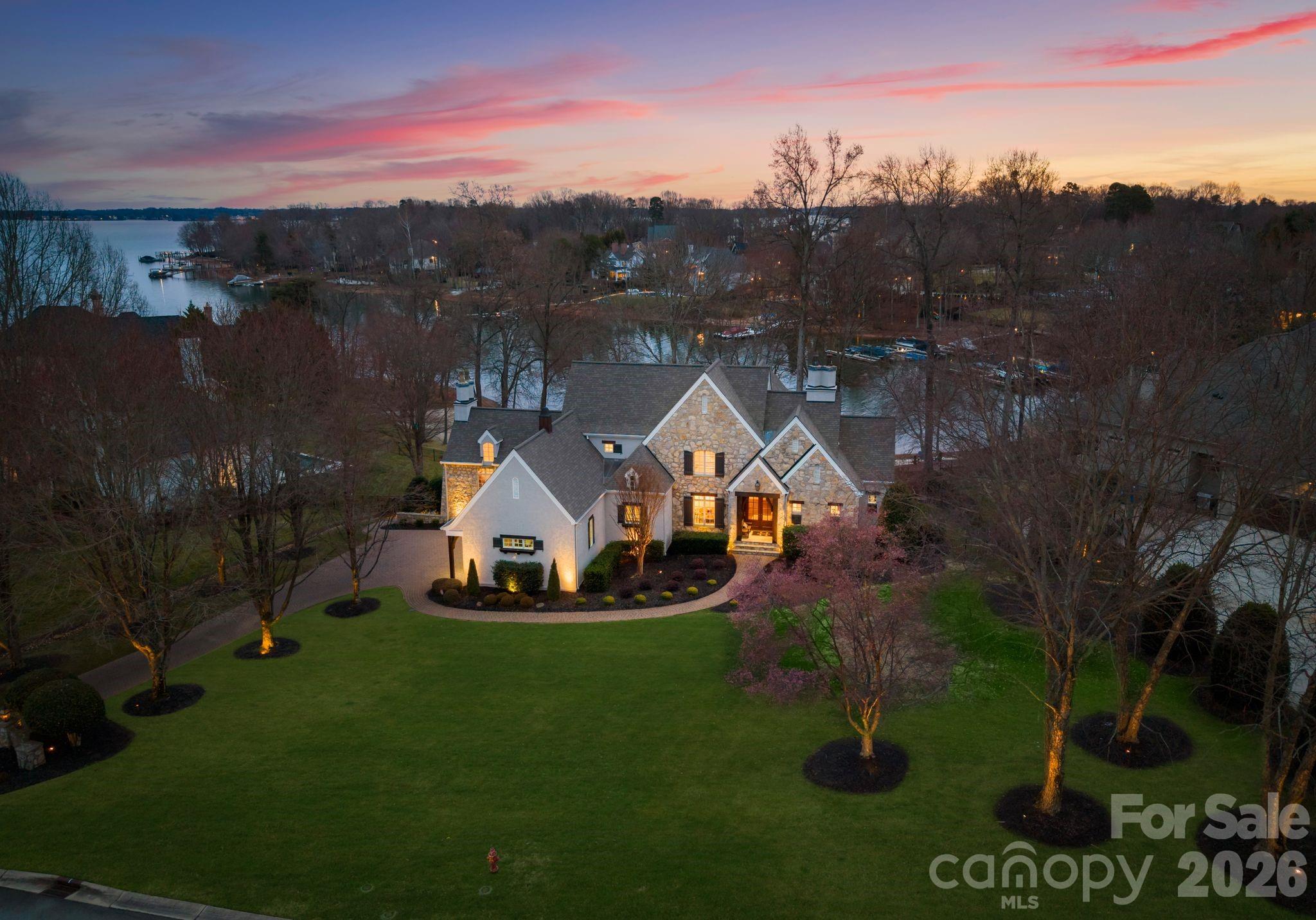 Photo of 190 Cape Cod Way, Mooresville, NC 28117