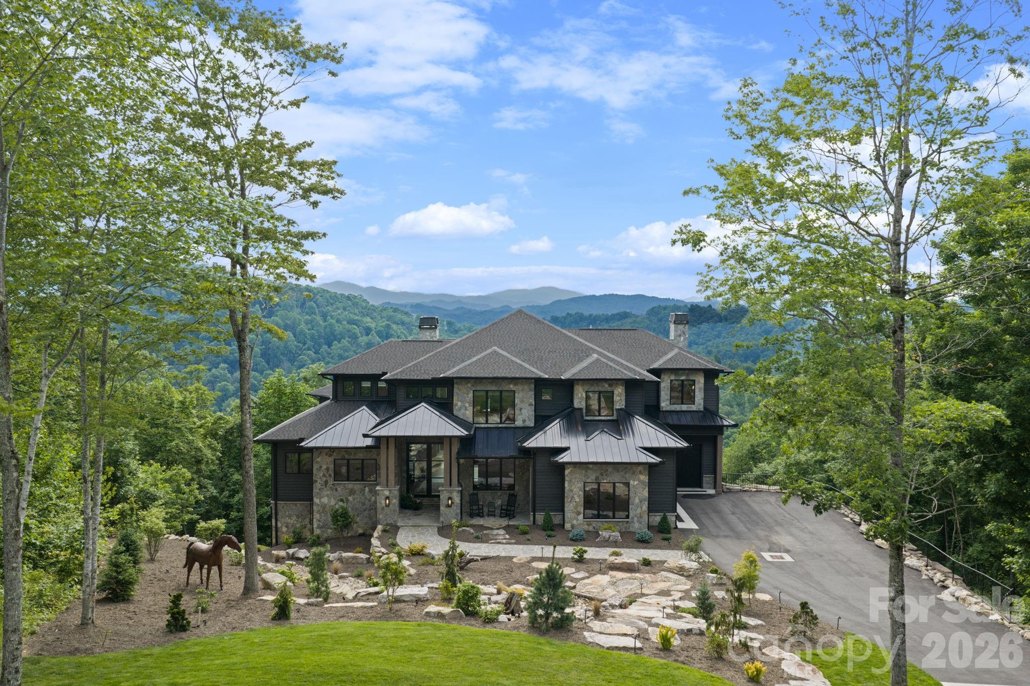 Photo of 270 Osprey Drive, Banner Elk, NC 28604