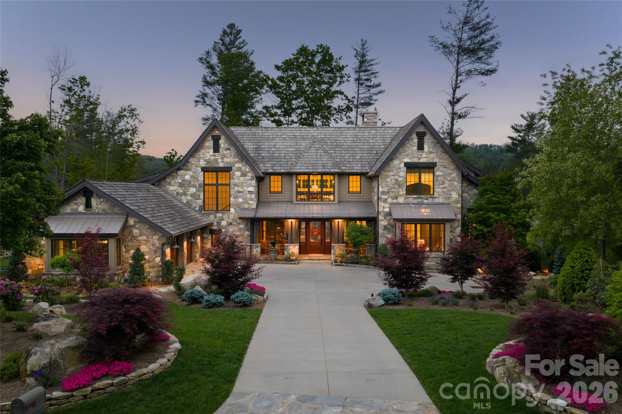 Photo of 18 Fairsted Drive, Asheville, NC 28803