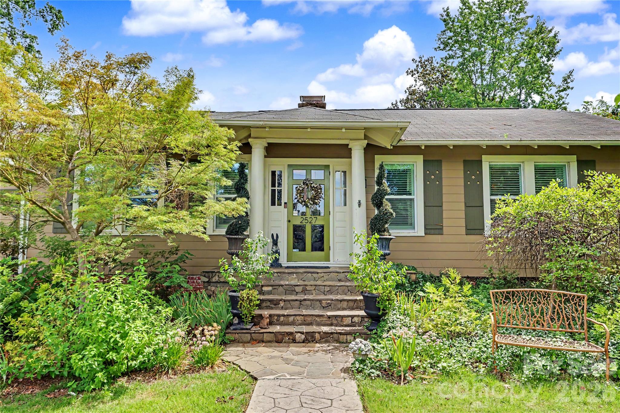 Photo of 2527 Sharon Road, Charlotte, NC 28211