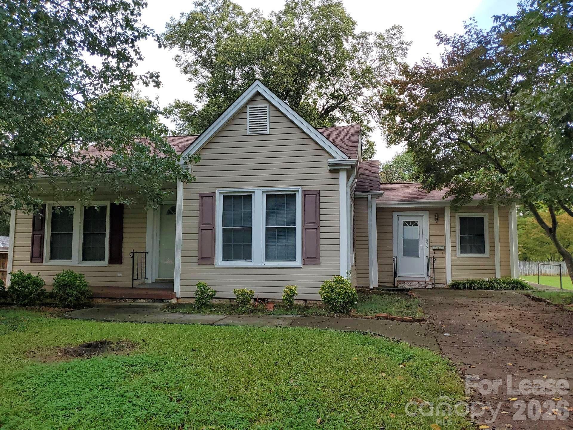 Photo of 1506 Wayside Drive, Gastonia, NC 28054