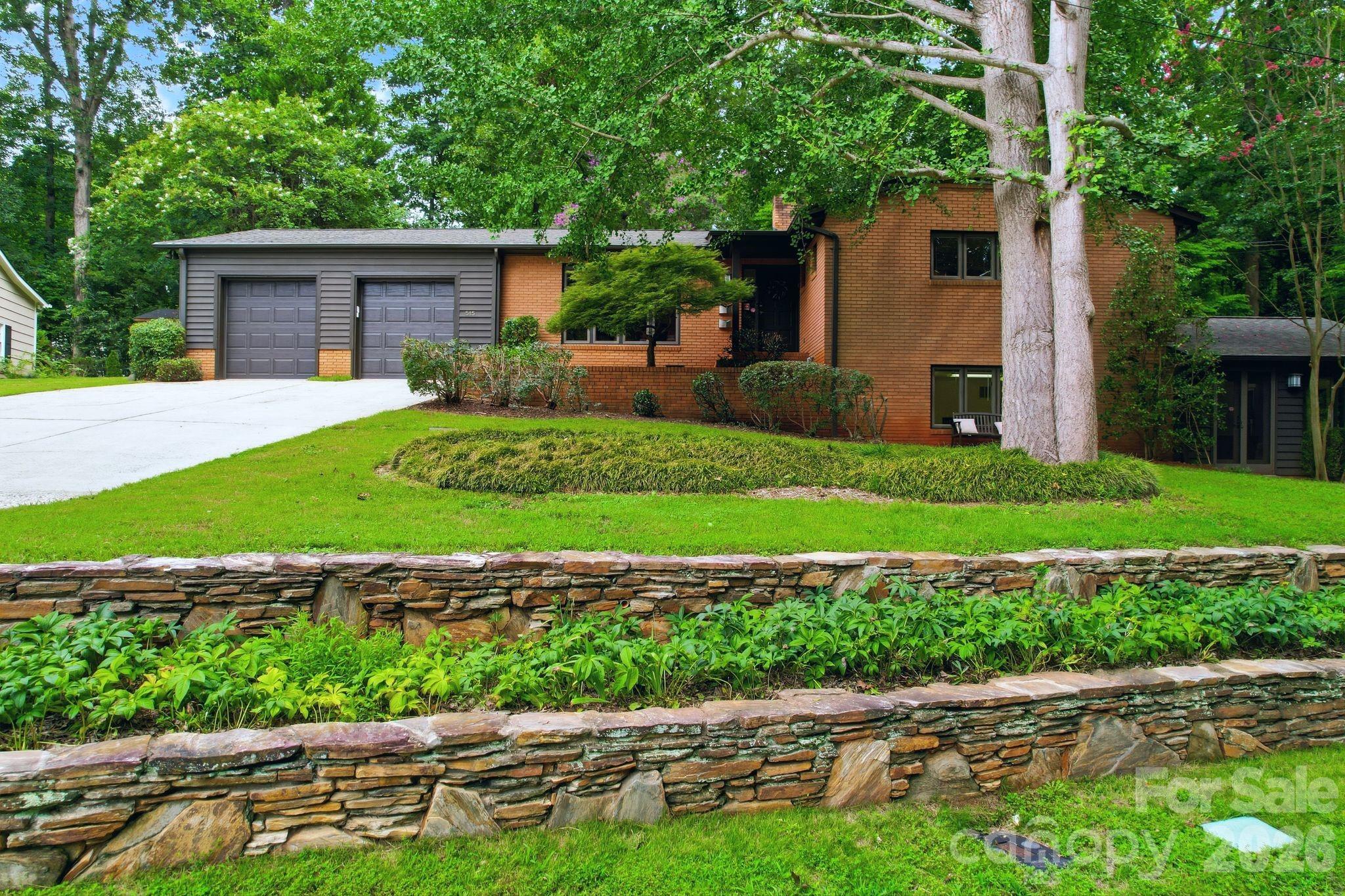 Photo of 515 Dogwood Lane, Belmont, NC 28012