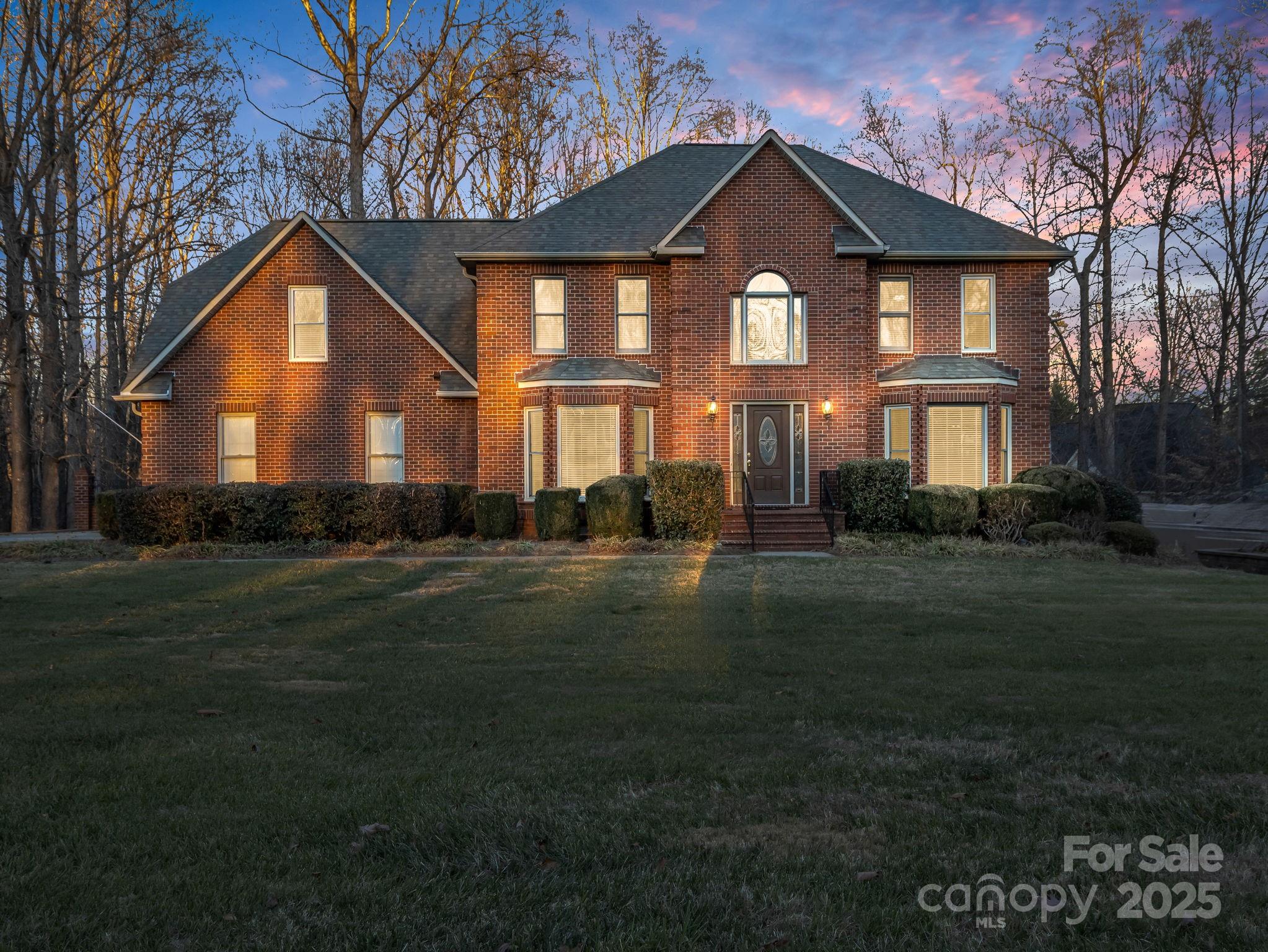 Photo of 907 Weymouth Drive, Gastonia, NC 28056