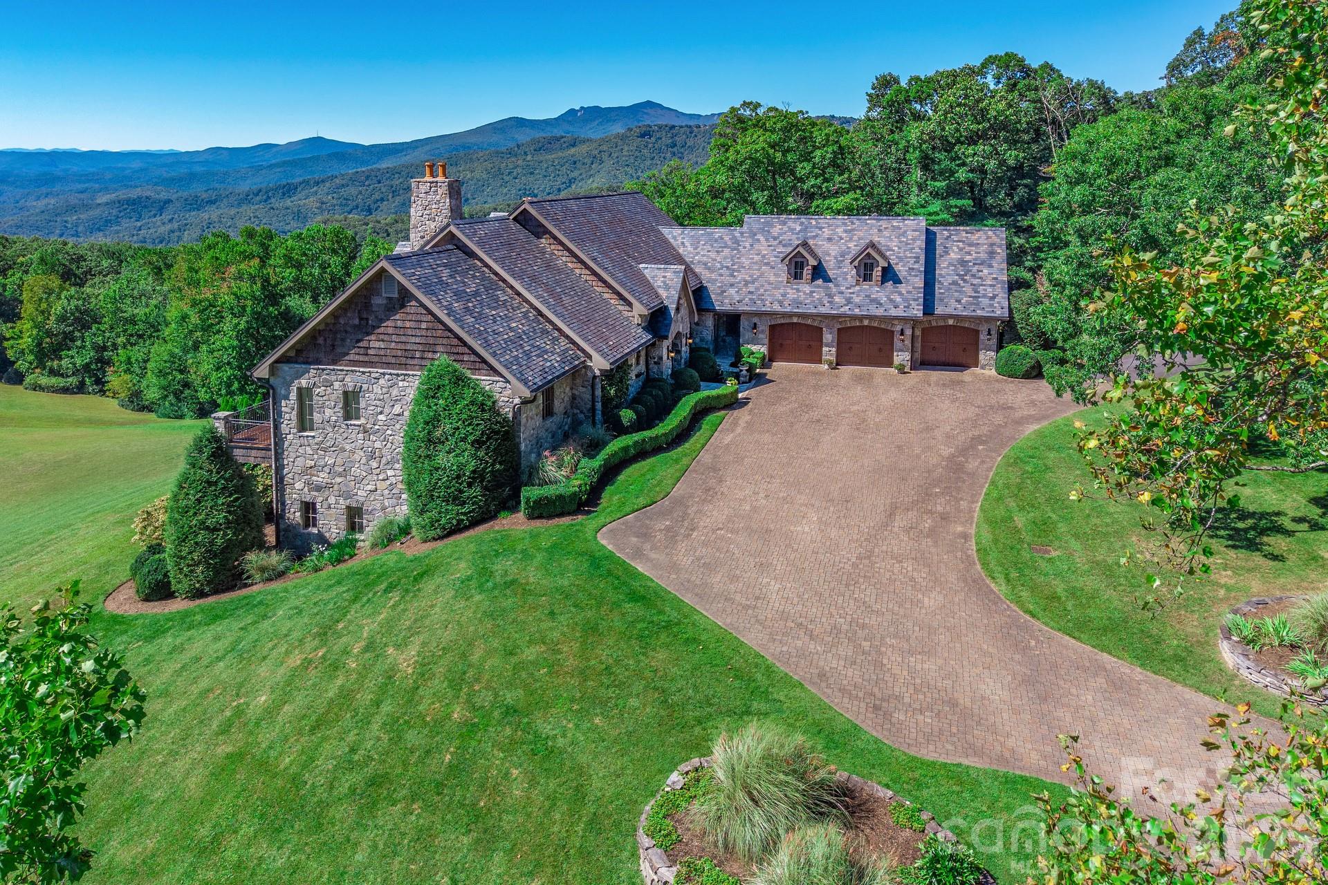Photo of 733 Dogwood Lane, Blowing Rock, NC 28605