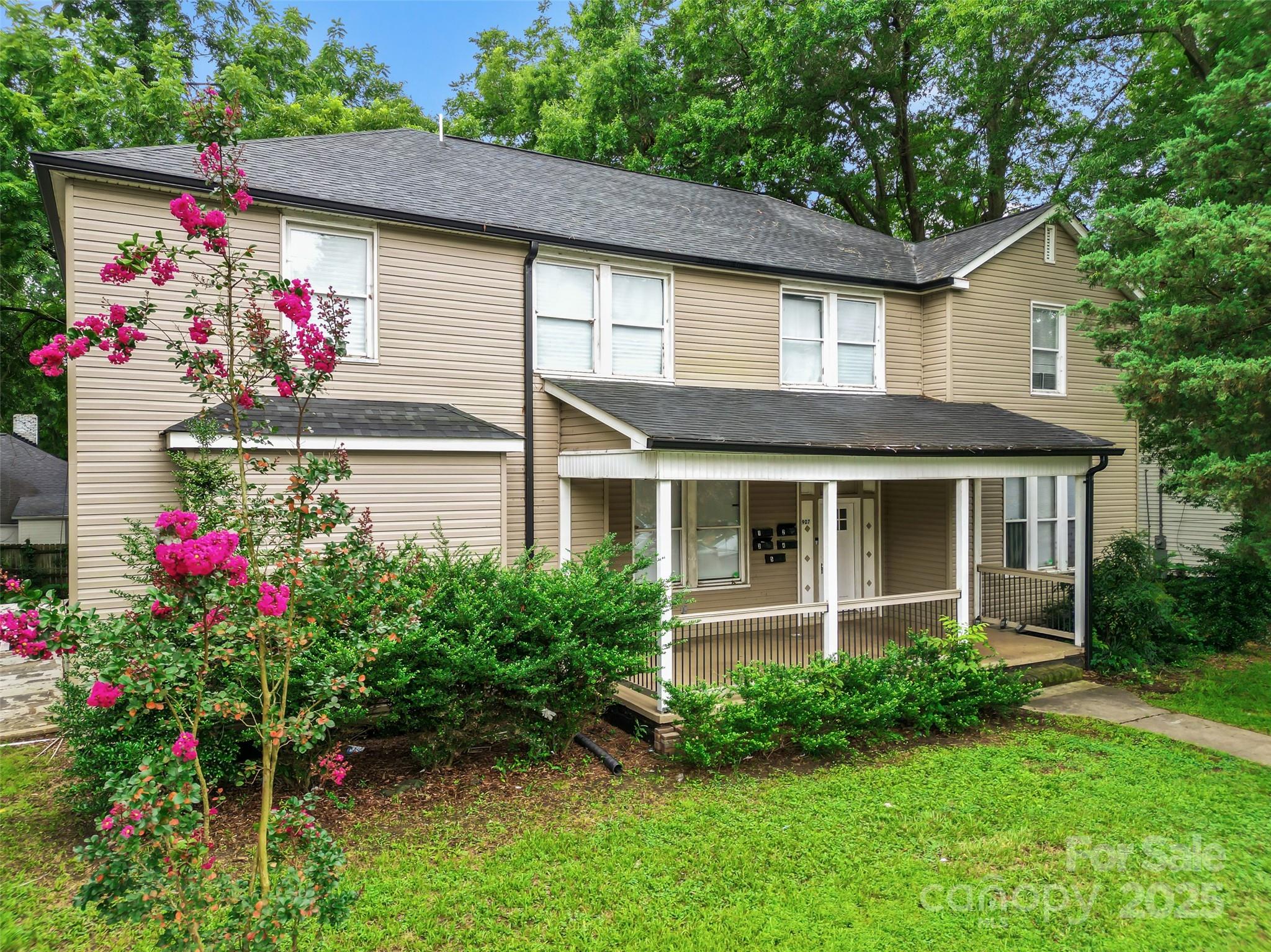 Photo of 907 W 5th Avenue, Gastonia, NC 28052