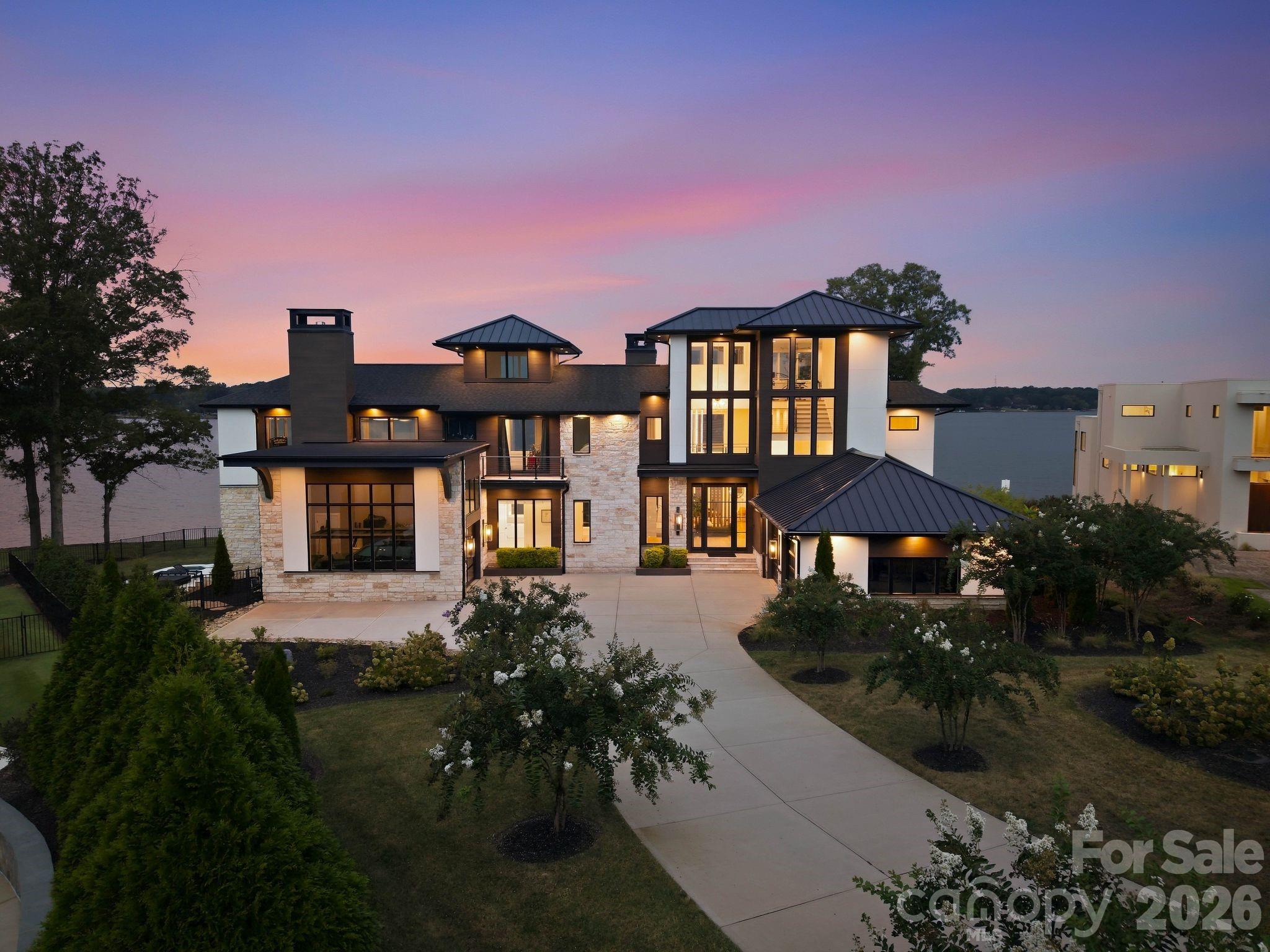 Photo of 135 Potomac Lane, Mooresville, NC 28117