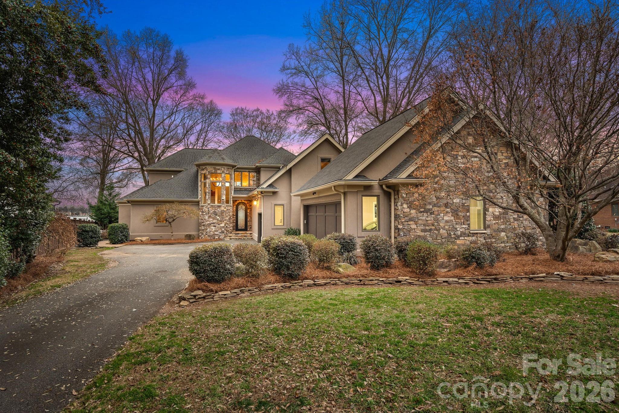 Photo of 18019 Whispering Oaks Drive, Cornelius, NC 28031