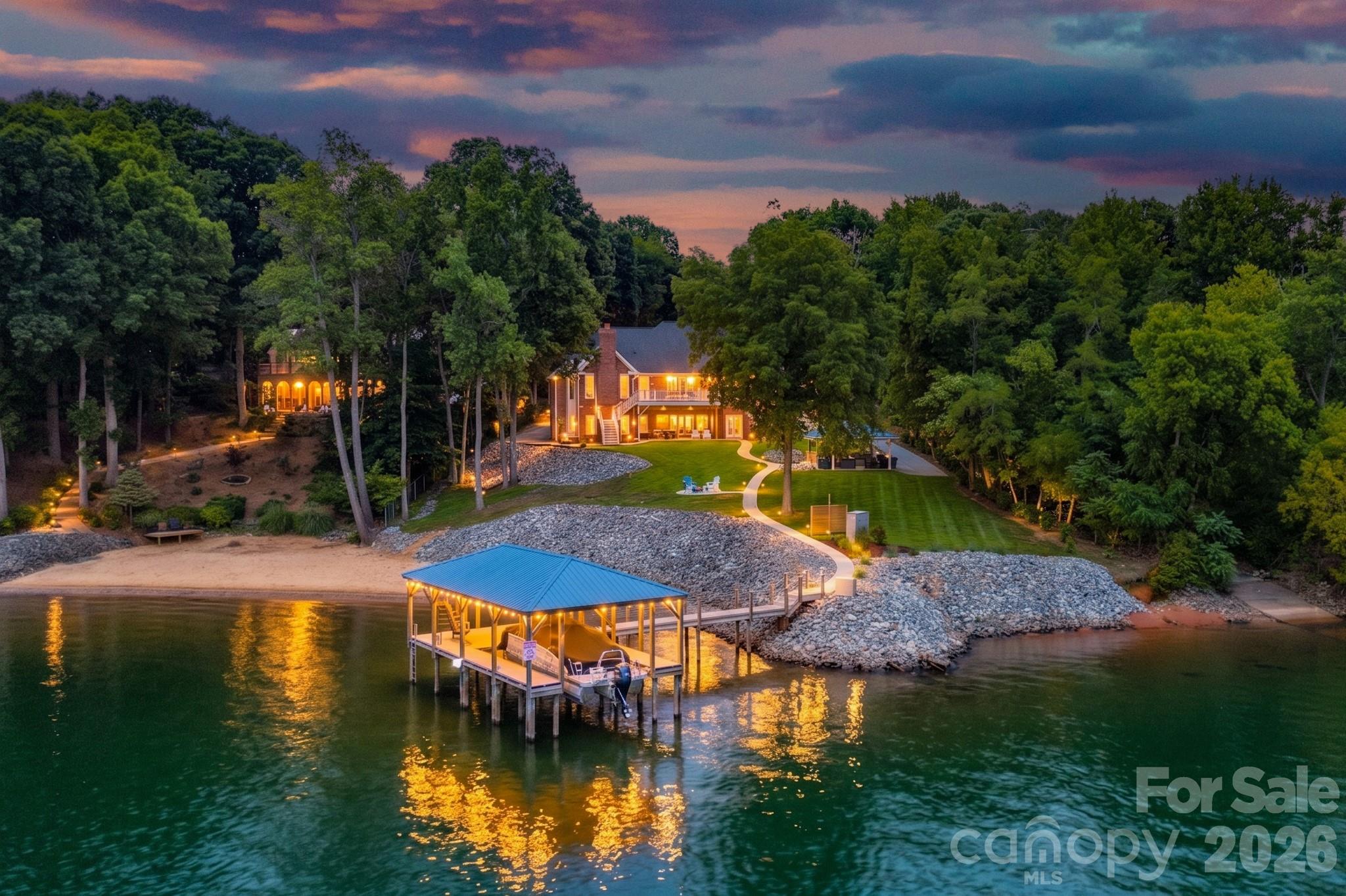 Photo of 131 Point Of View Drive, Mooresville, NC 28117