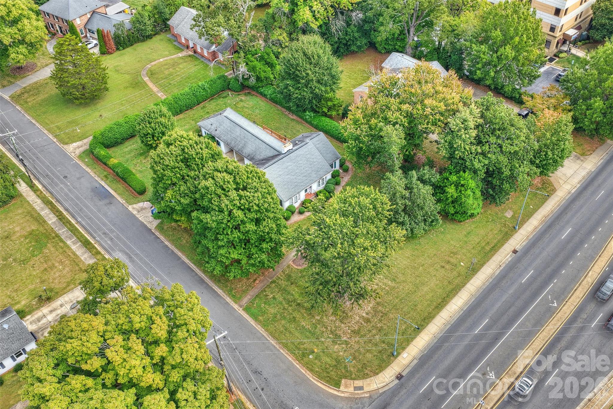 Photo of 5801 Fairview Road, Charlotte, NC 28209