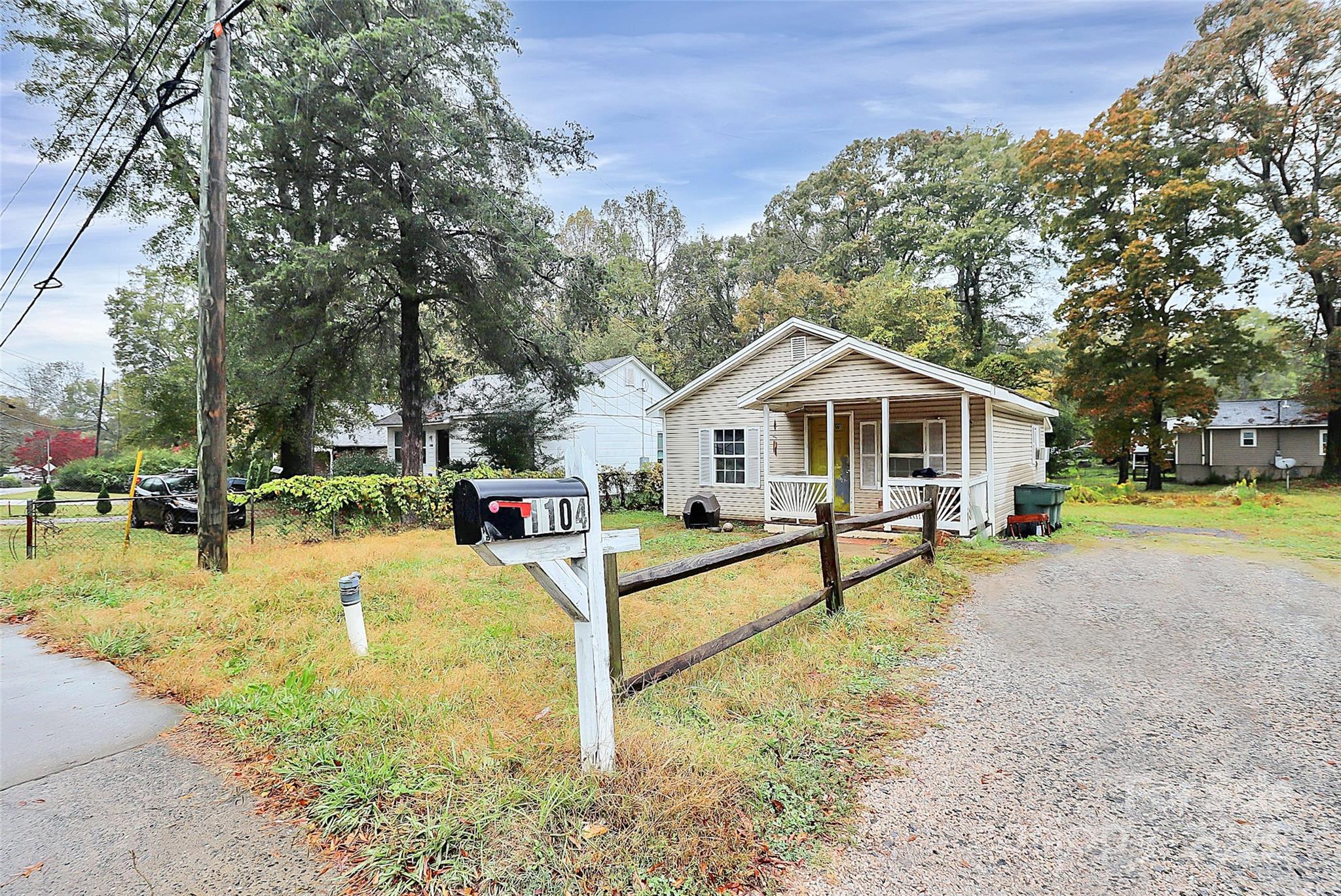 Photo of 1104 W Davidson Avenue, Gastonia, NC 28052