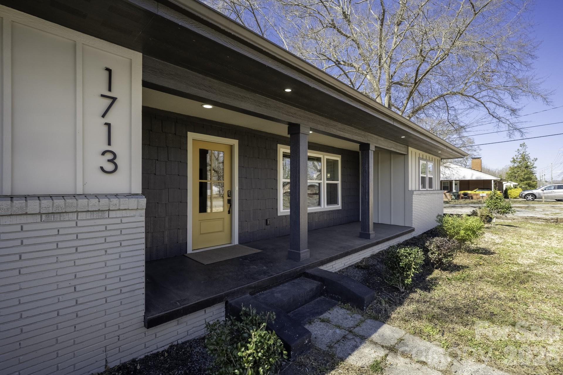 Photo of 1713 Davis Park Road, Gastonia, NC 28052