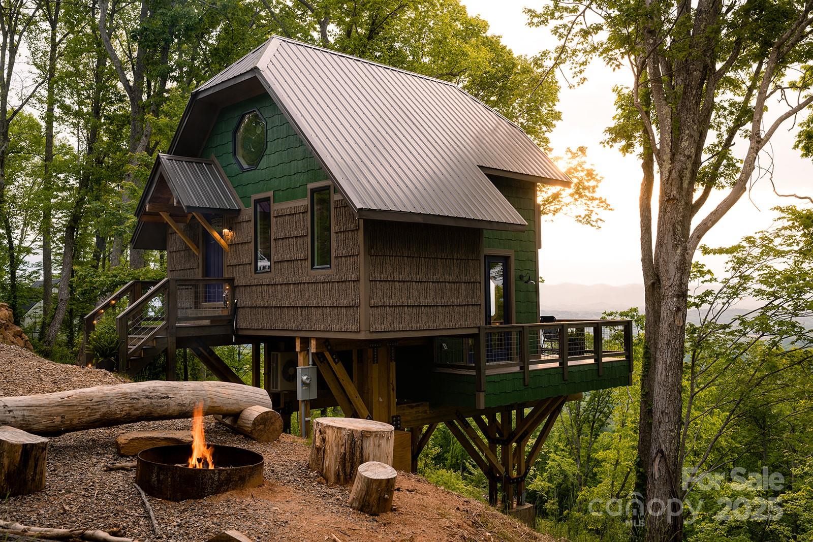 Photo of 75 Treehouse Haven, Asheville, NC 28804