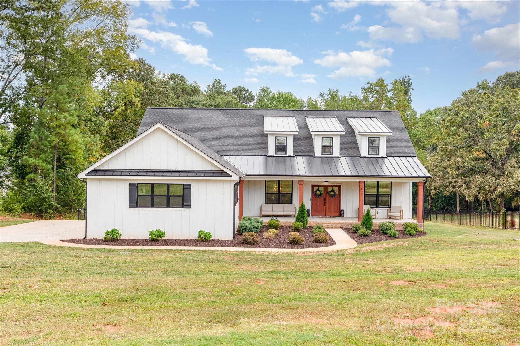 Photo of 974 Armstrong Road, Belmont, NC 28012