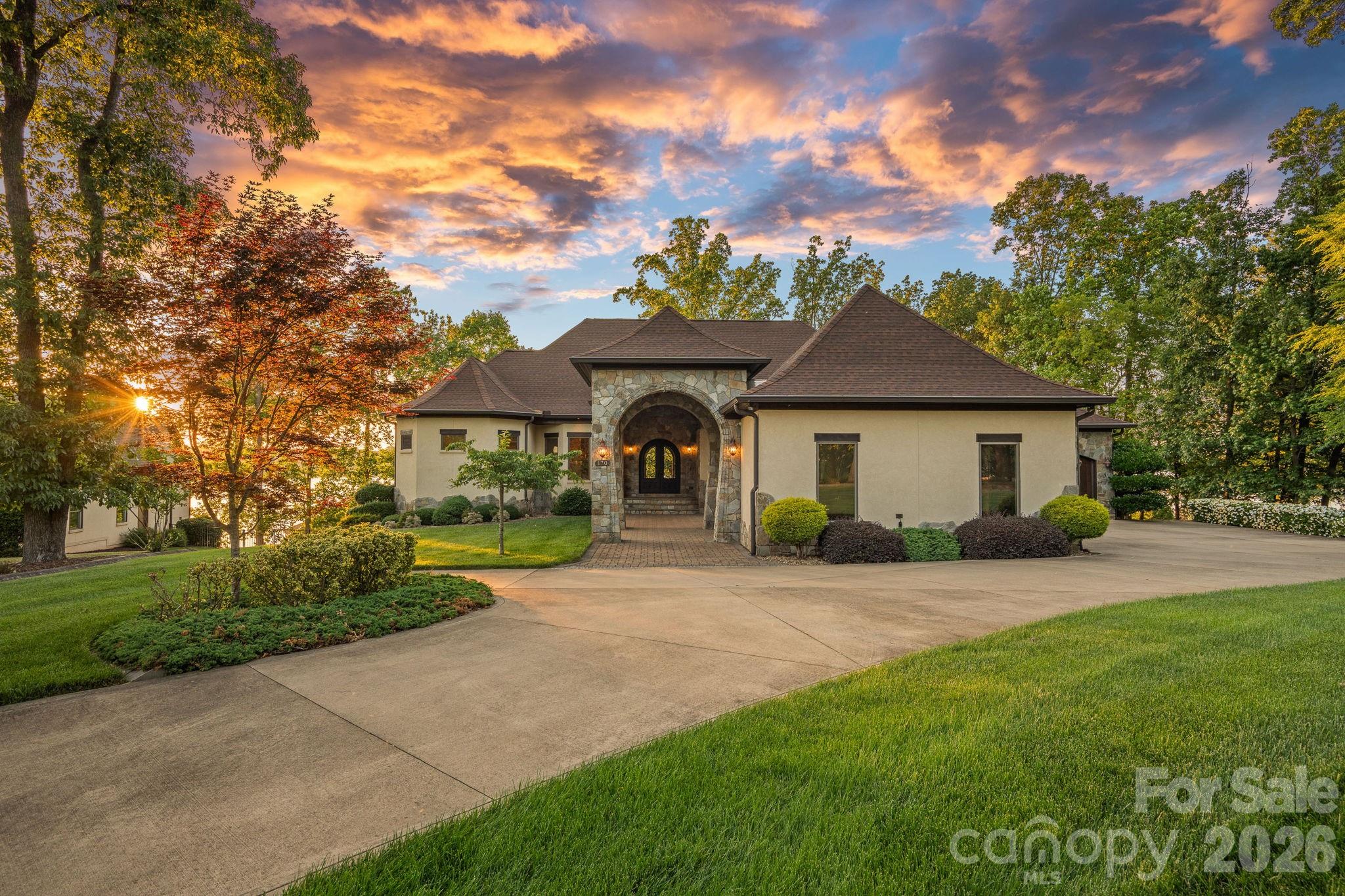 Photo of 170 Fawn Lane, Mooresville, NC 28117
