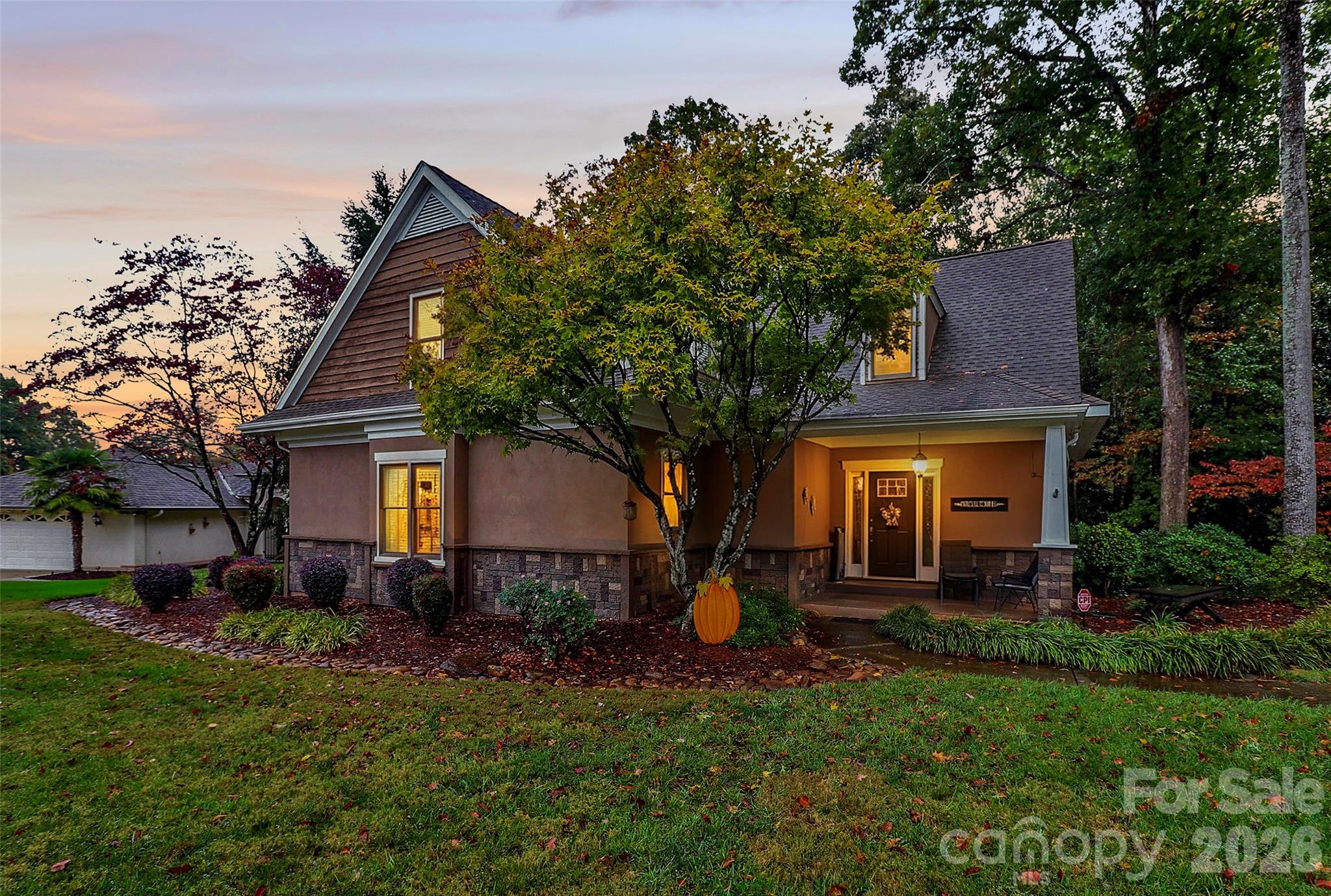 Photo of 911 Weymouth Drive, Gastonia, NC 28056