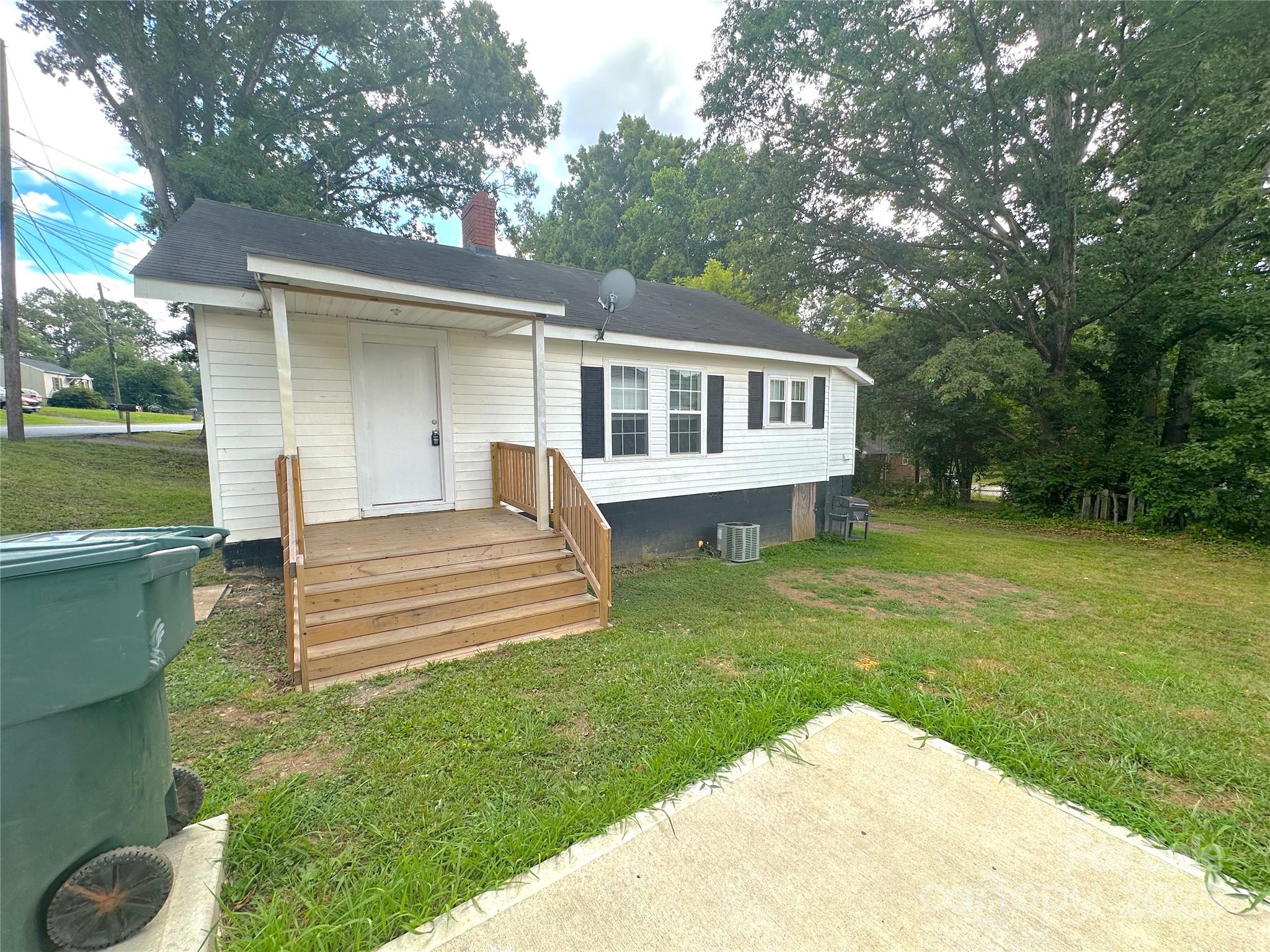 Photo of 815 S Weldon Street, Gastonia, NC 28052
