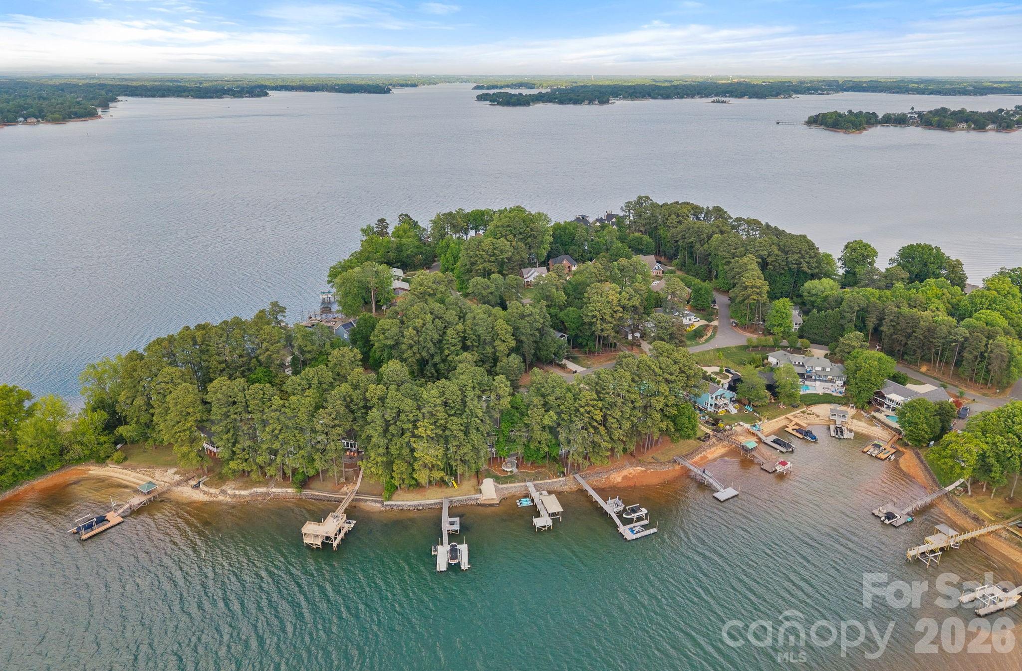 Photo of 20931 Island Forest Drive, Cornelius, NC 28031