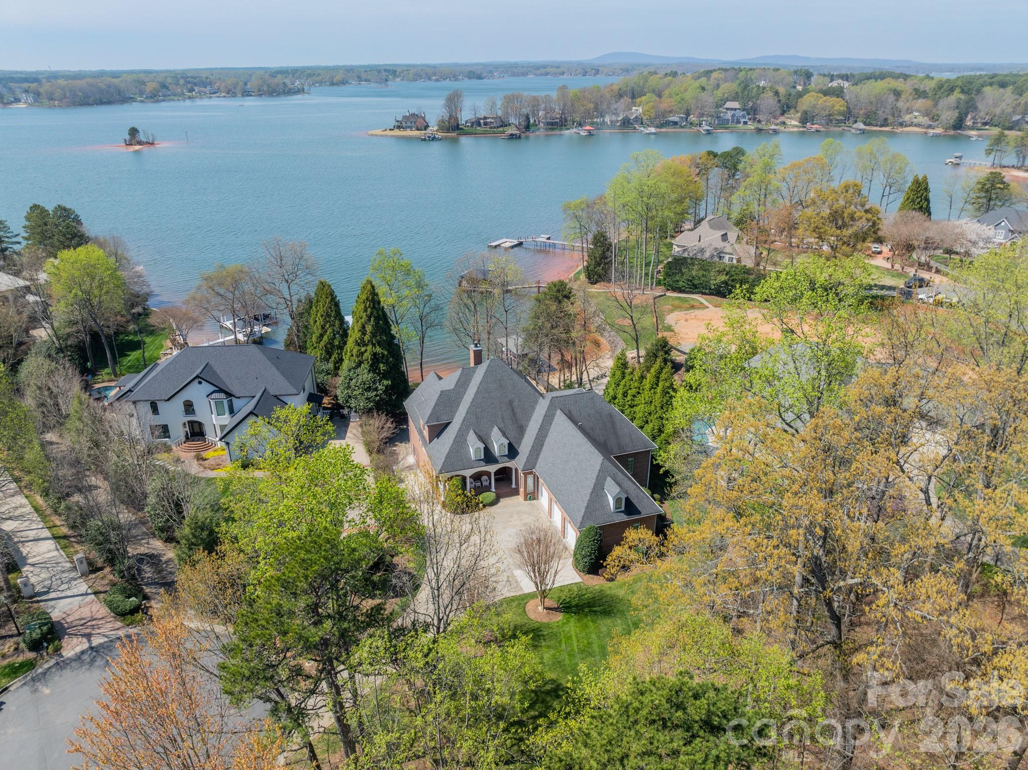 Photo of 118 Pointe Harbour Lane, Mooresville, NC 28117