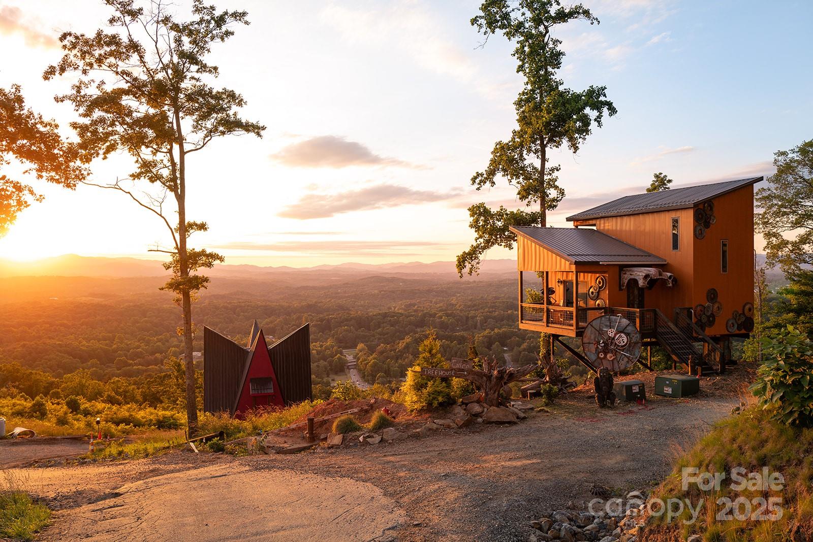 Photo of 75 Treehouse Haven, Asheville, NC 28804