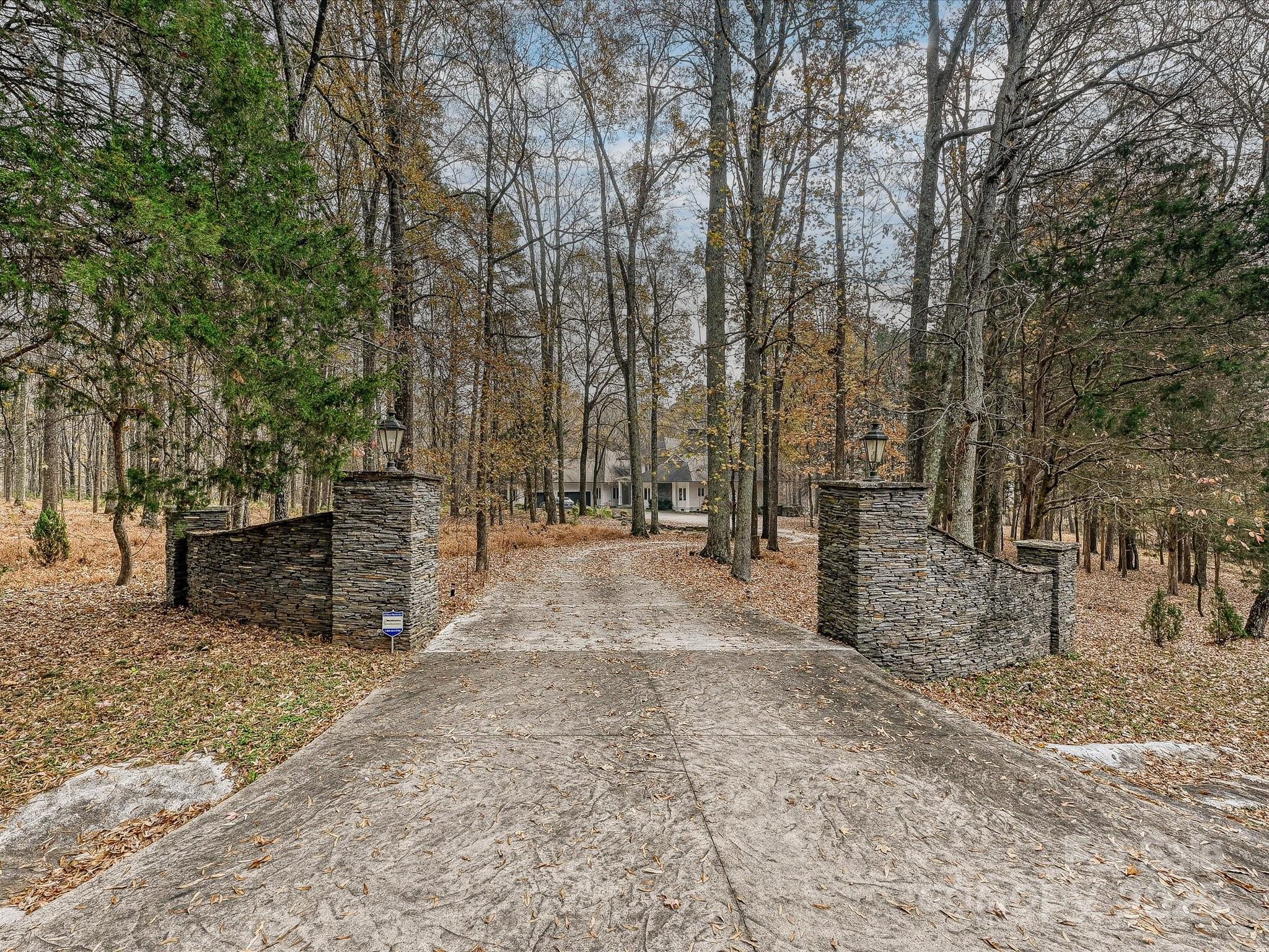 Photo of 1609 Walden Pond Lane, Waxhaw, NC 28173